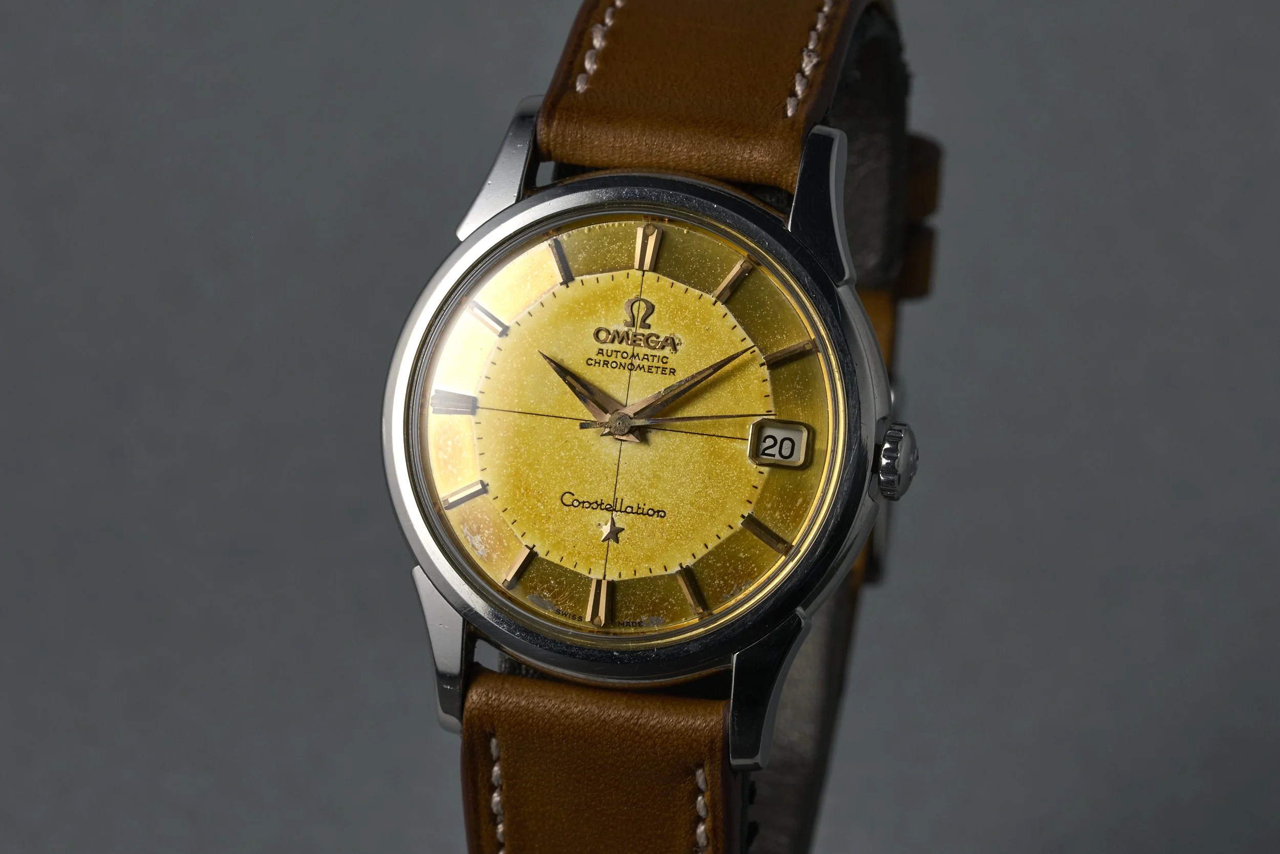 omega-constellation.twotone-14393.3-piepan.dial-1960-oysterpalace-OP2179-03.jpg