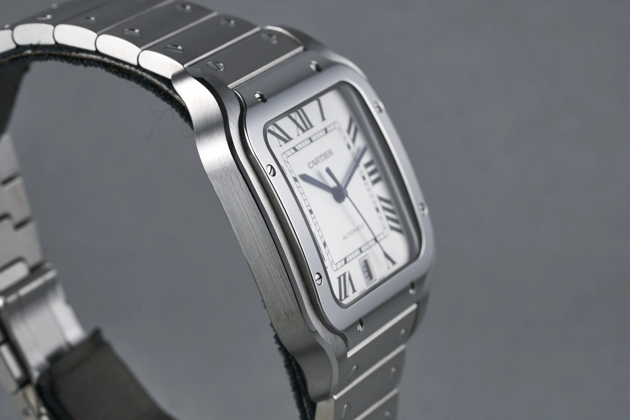 cartier-santos.boxpapers-WSSA0018-silver.dial-2022-oysterpalace-OP2344-05.jpg