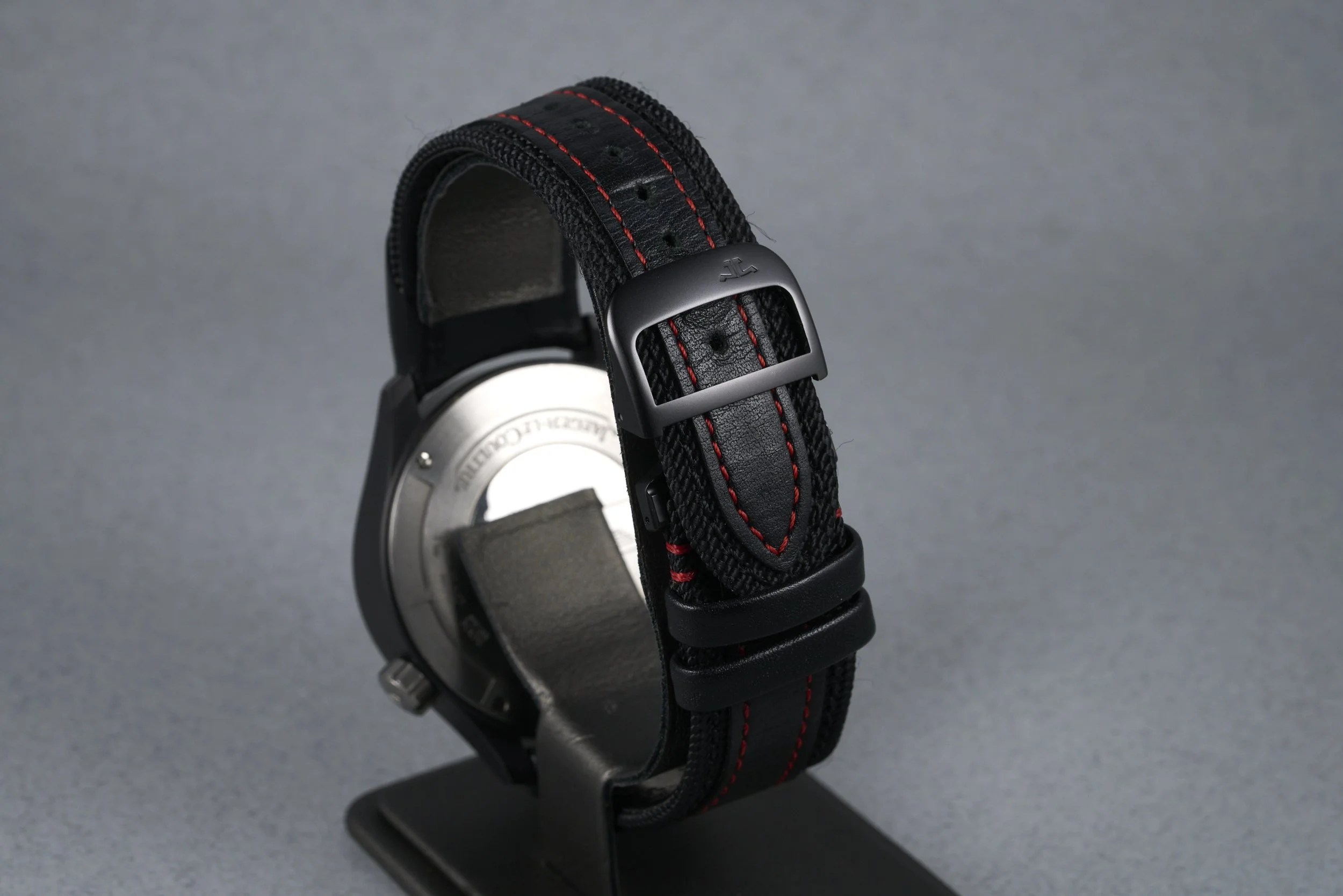 jlc-amvox5worldchronograph.boxpaper-193.a.c2-black.dial-2015-oysterpalace-OP2175-08.jpg