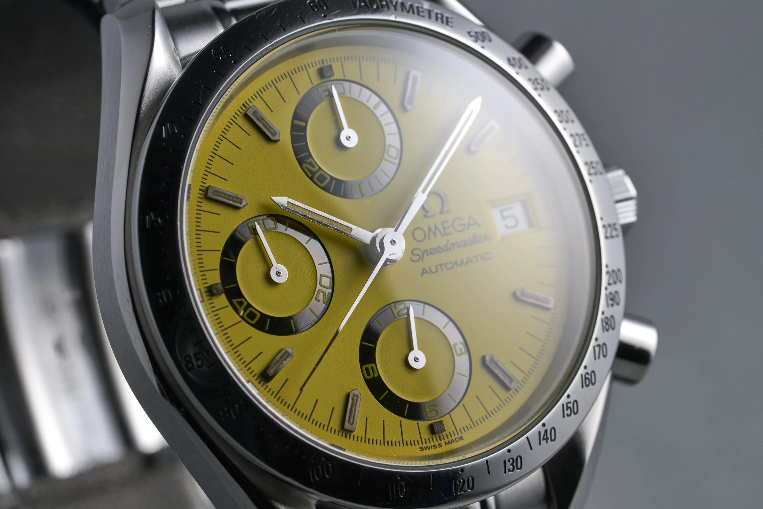 omega-speedmaster.reduced-3511.12-yellow.schumacher.dial-1990's-oysterpalace-OP2326-05.jpg