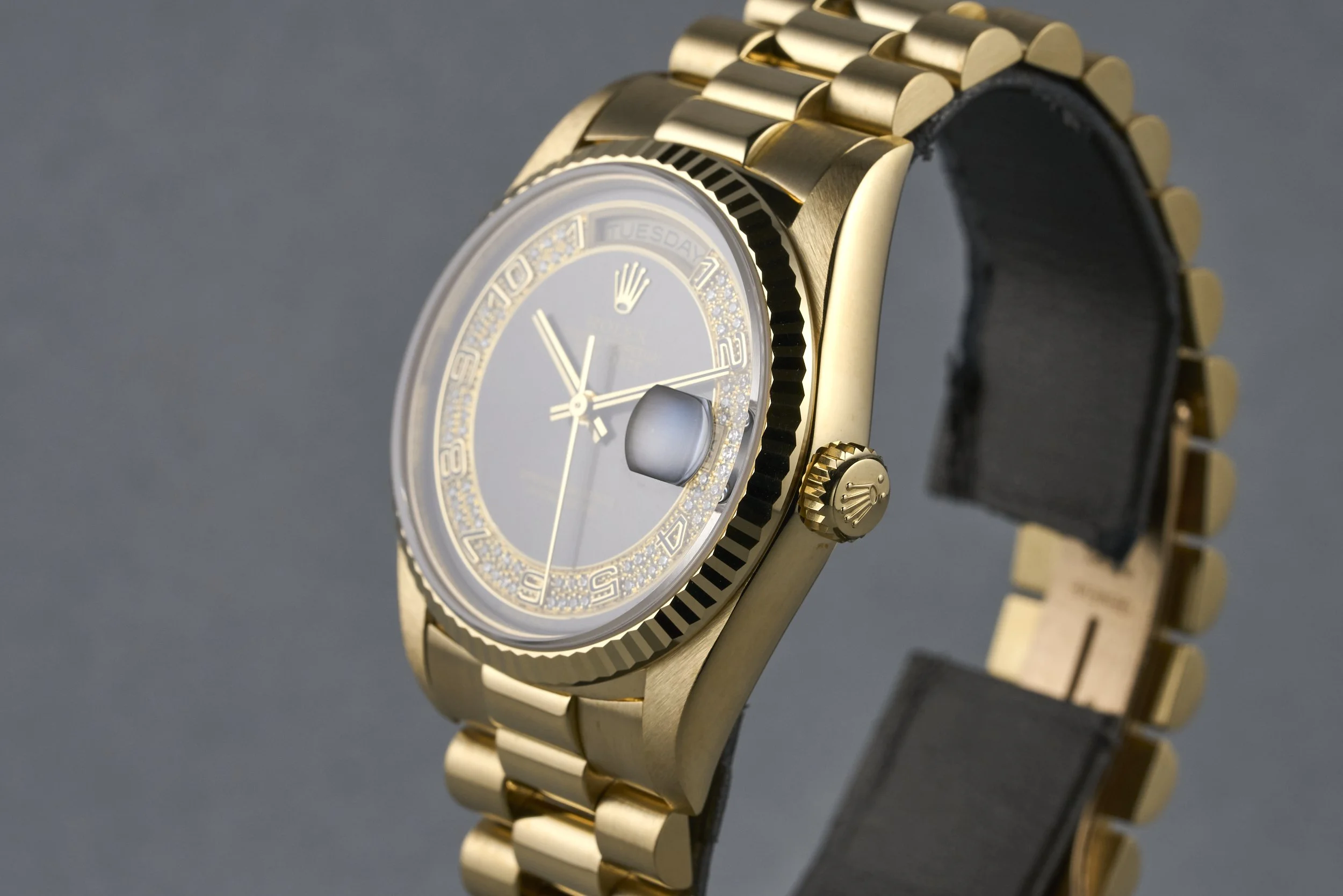 rolex-daydate.yellowgold.rscpapers-18238-arabic.myriad.dial-1988.L-oysterpalace-OP2283-07.jpg