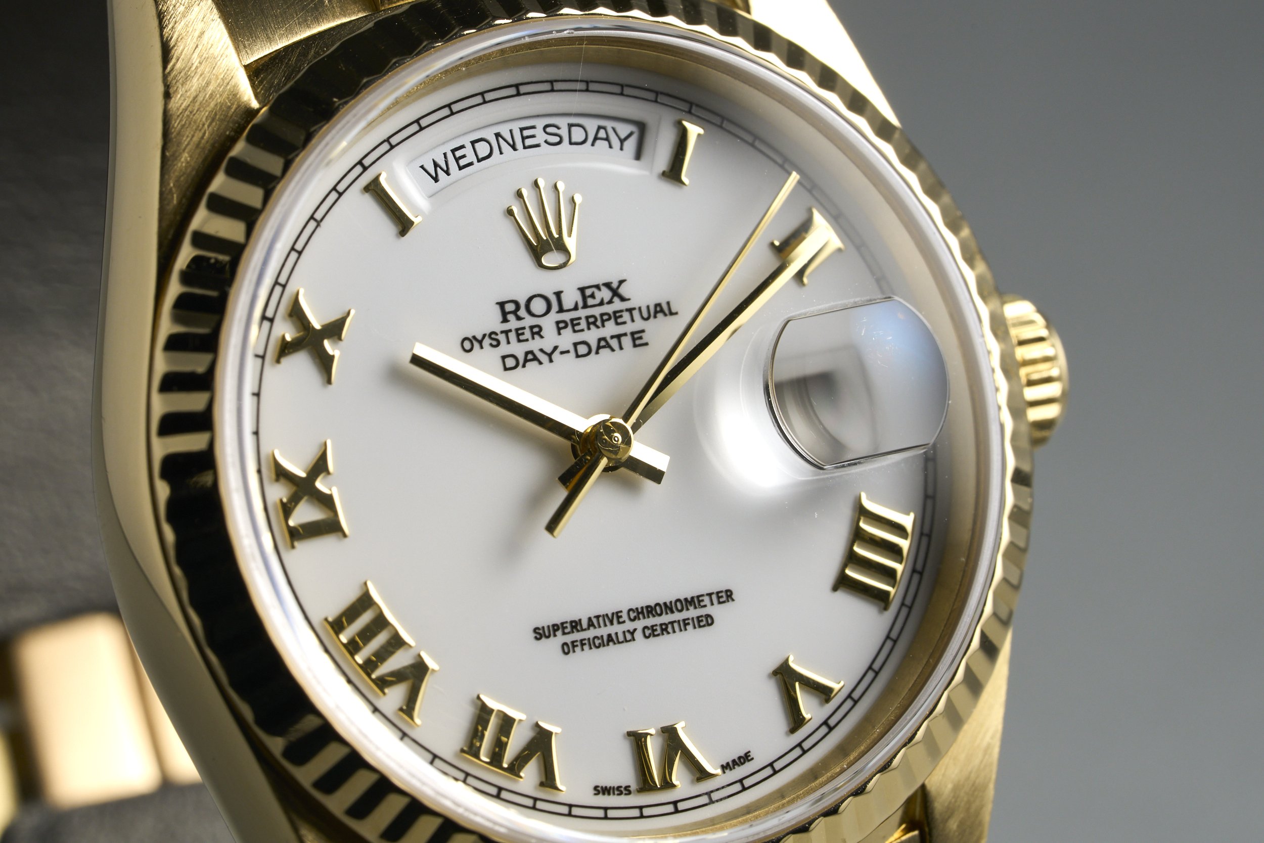rolex-daydate.yellowgold.box-18238-white.roman.dial-1995.T-oysterpalace-OP2307-04.jpg
