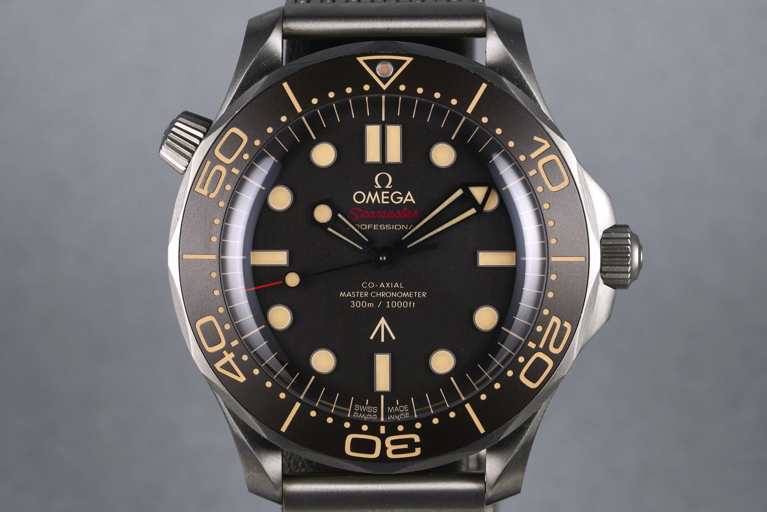 omega-seamaster.NTTD.boxpapers-210.90.42.20.01.001-brown.dial-2022-oysterpalace-OP2265-01.jpg