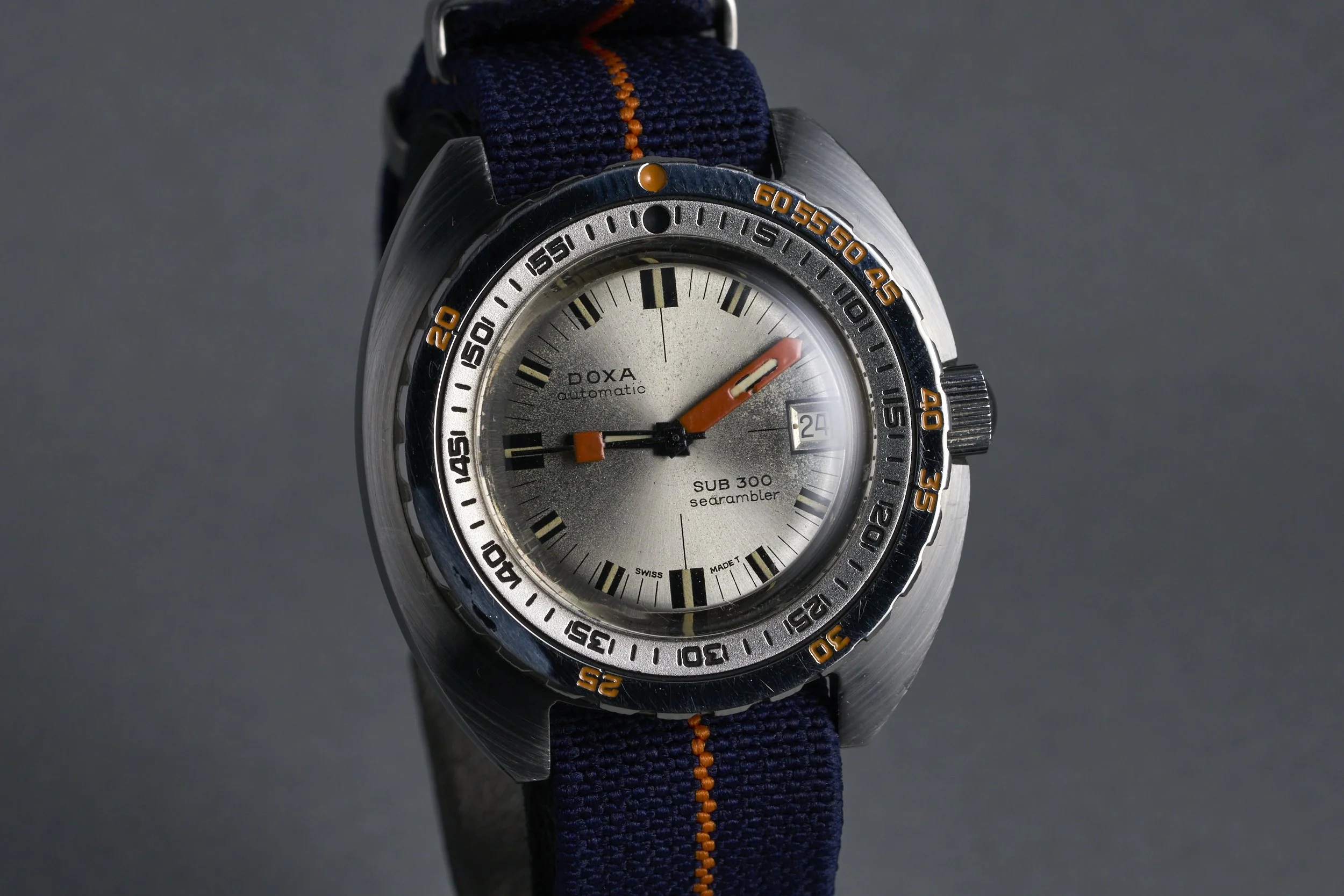 doxa-sub300-searambler-silver.dial-1970s-oysterpalace-OP2156-02.jpg