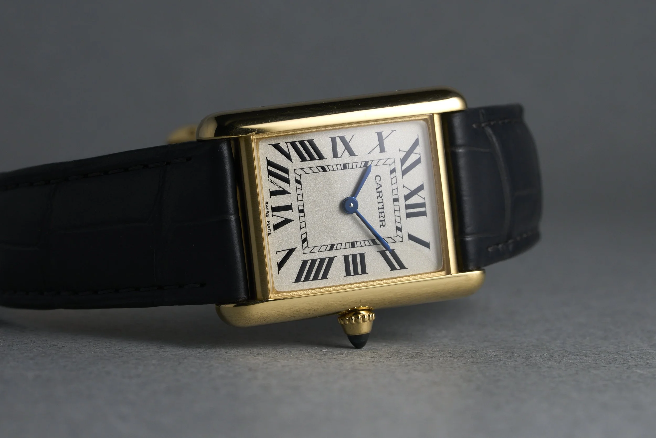 cartier-tanklouis.yellowgold.boxpaper-wgta0067-cream.dial-2023-oysterpalace-OP2182-12.jpg