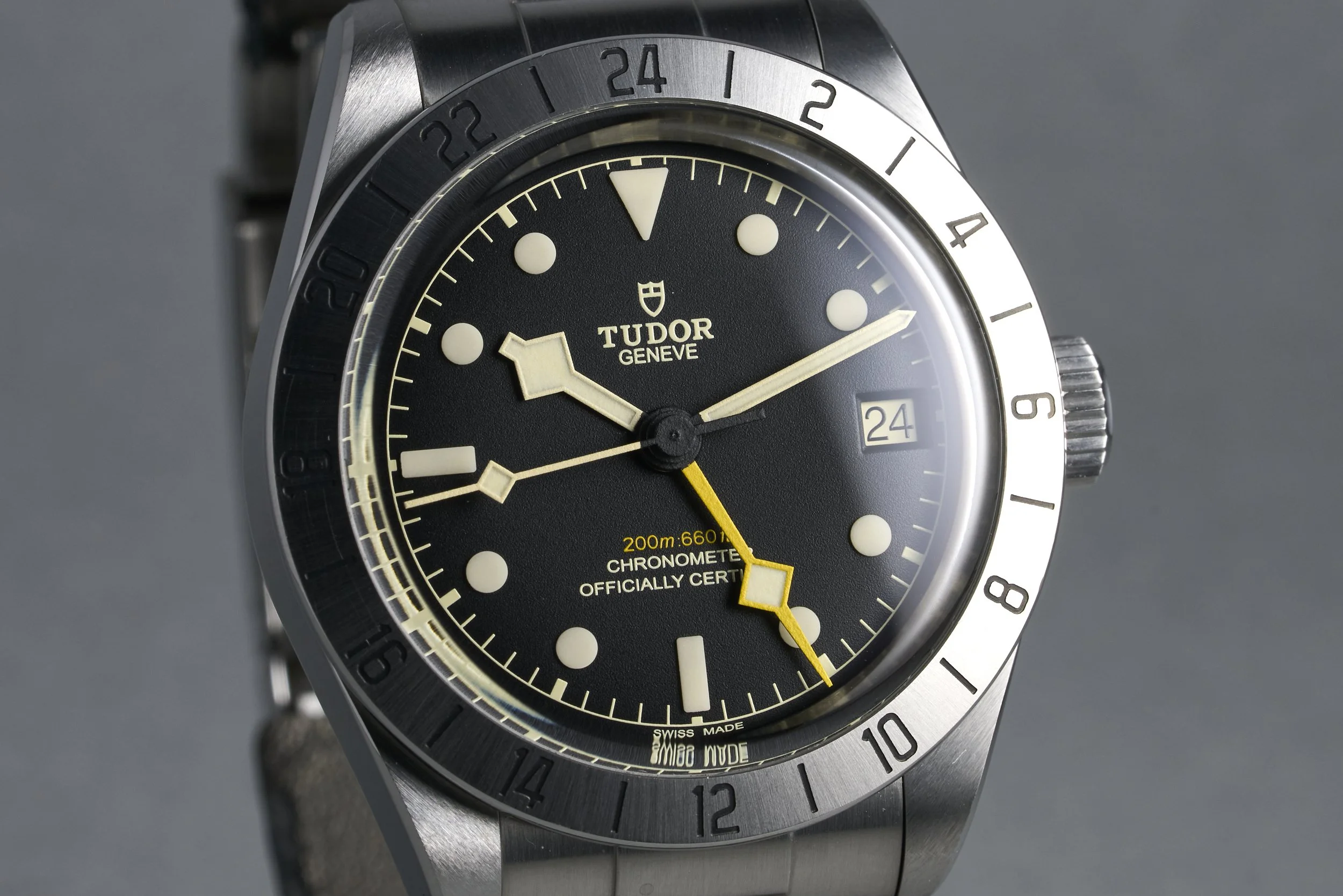 tudor-black.bay.pro.gmt.boxpapers-79470-black.dial-2023-oysterpalace-OP2286-04.jpg