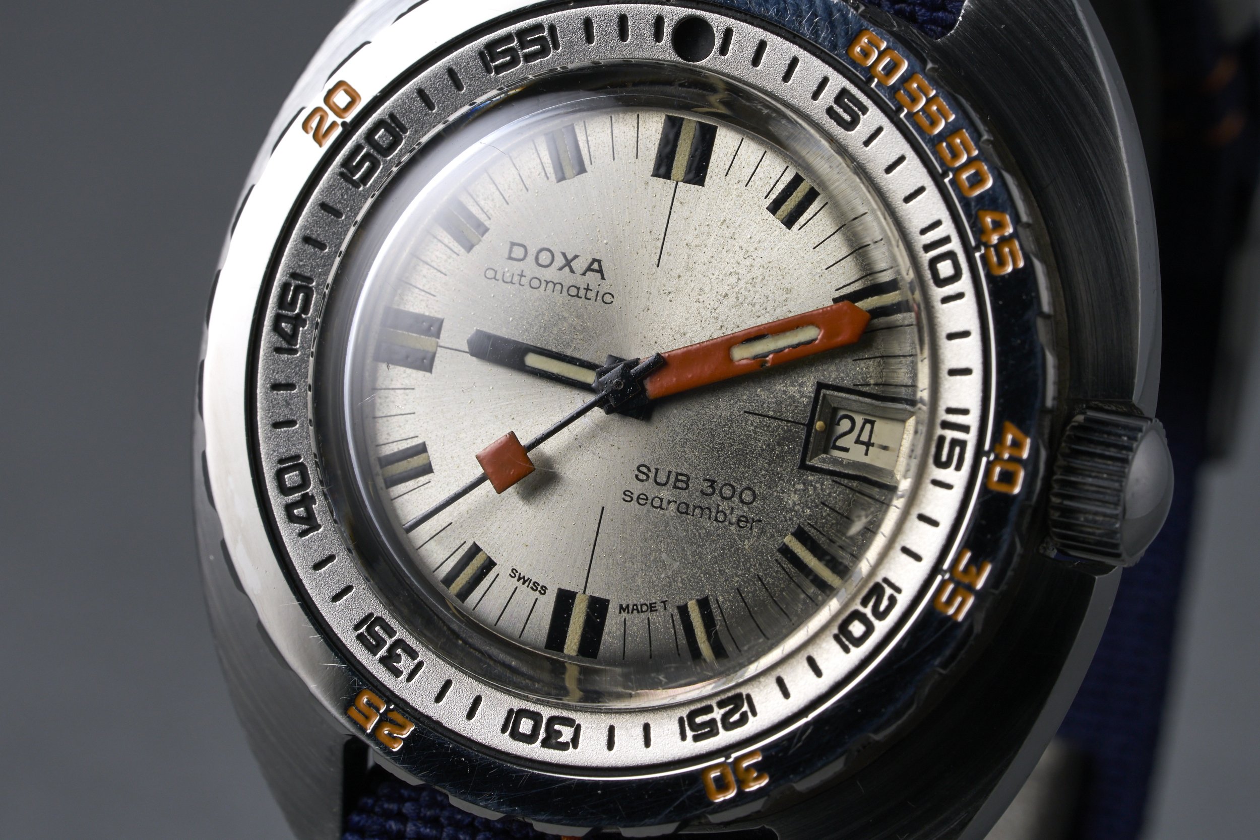 doxa-sub300-searambler-silver.dial-1970s-oysterpalace-OP2156-05.jpg