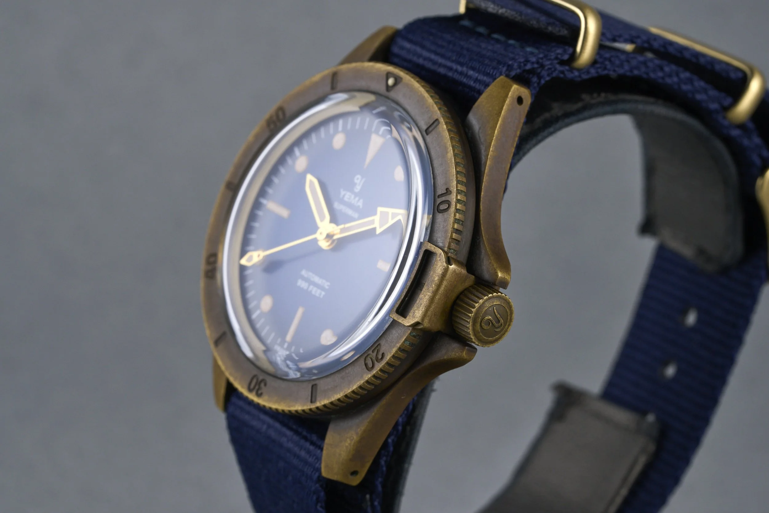 yema-superman.bronze.boxpapers-ysupz-blue.dial-2010-oysterpalace-OP2327-06.jpg