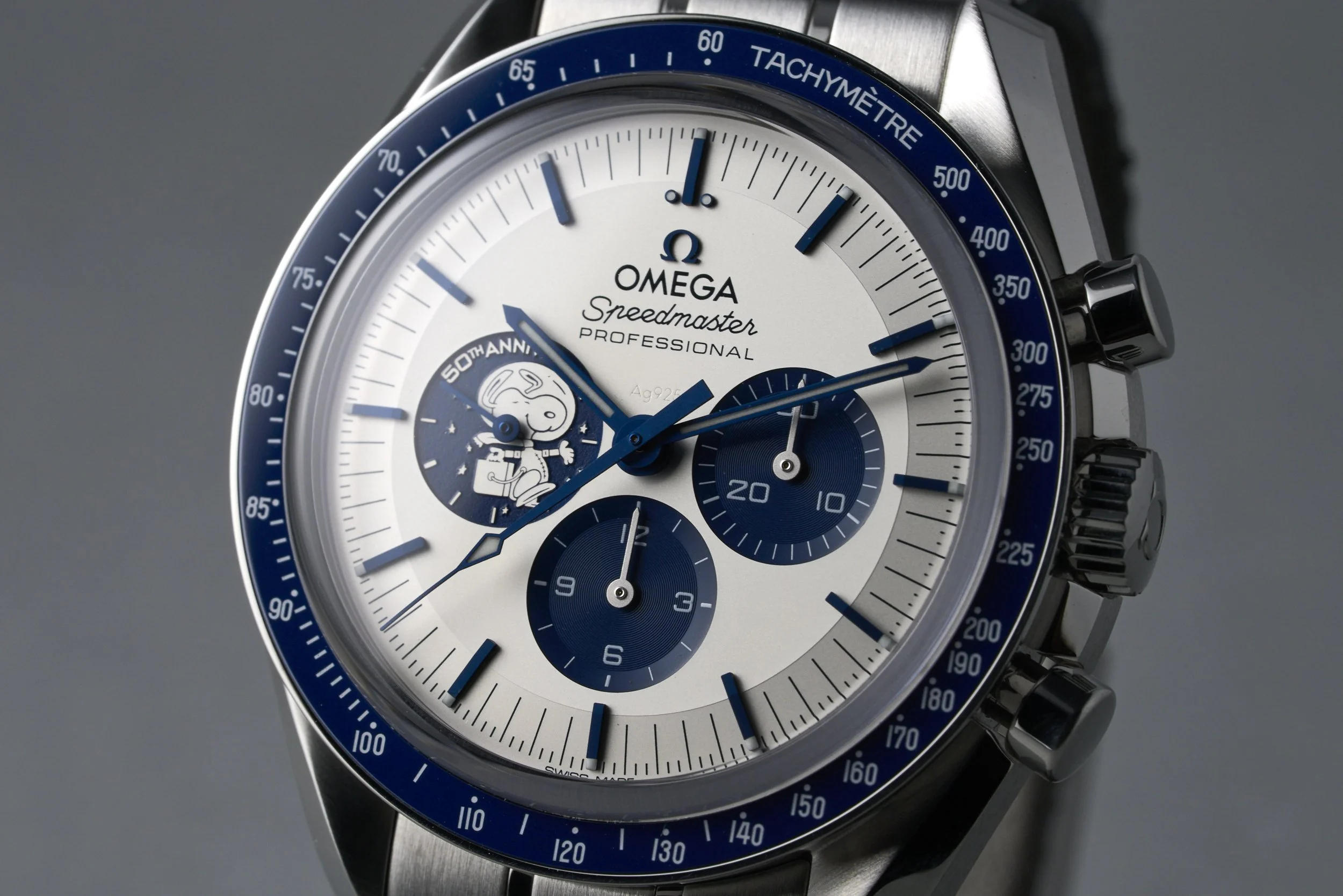 omega-speedmaster.boxpapers-310.32.42.50.02.001-silver.snoopy.50th.dial-2021-oysterpalace-OP2314-05.jpg