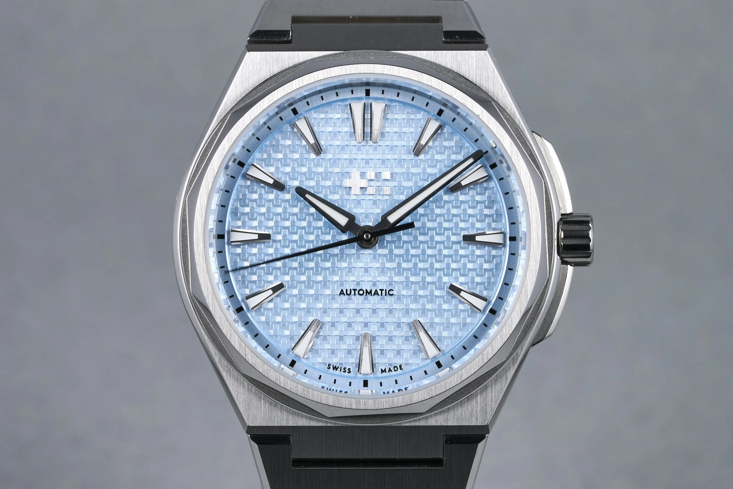 chistopherward-twelve.boxpapers-nordic.blue-light.blue.dial-2023-oysterpalace-OP2255-01.jpg