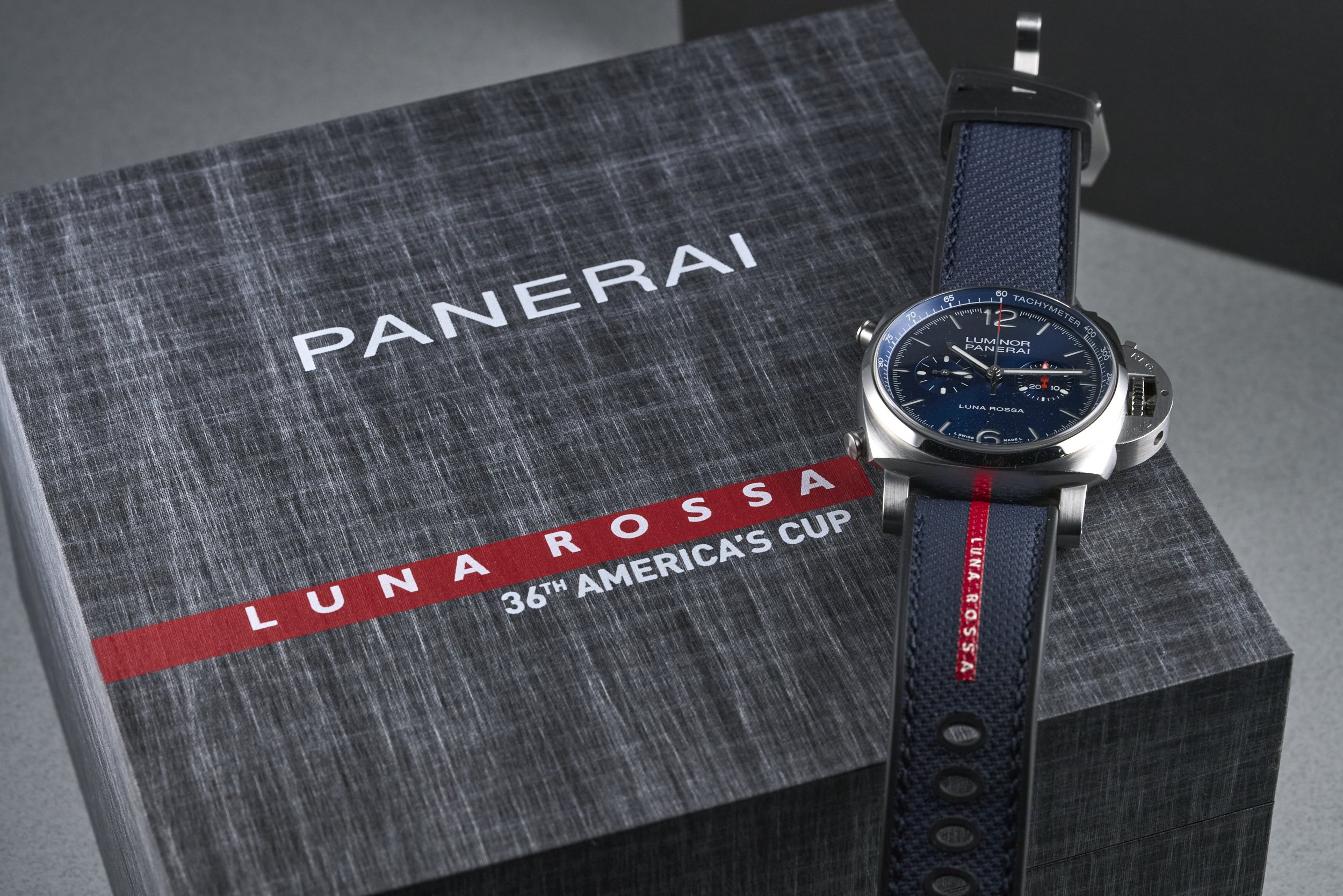 panerai-luminor.marina.boxpapers-PAM01303-blue.lunarossa-2022-oysterpalace-OP2123-10.jpg