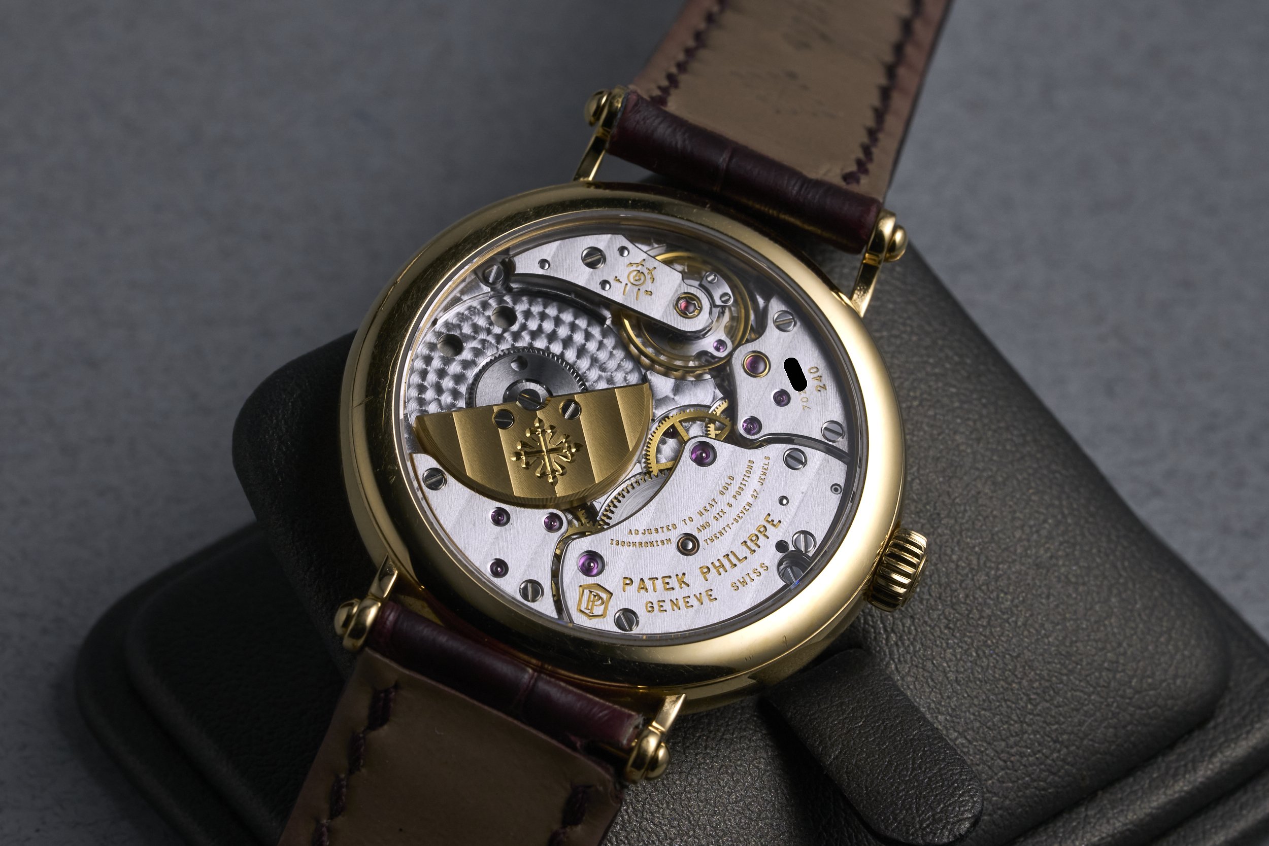 patek-calatrava.yellowgold-7200R-silver.dial-2010s-oysterpalace-OP2149-08.jpg
