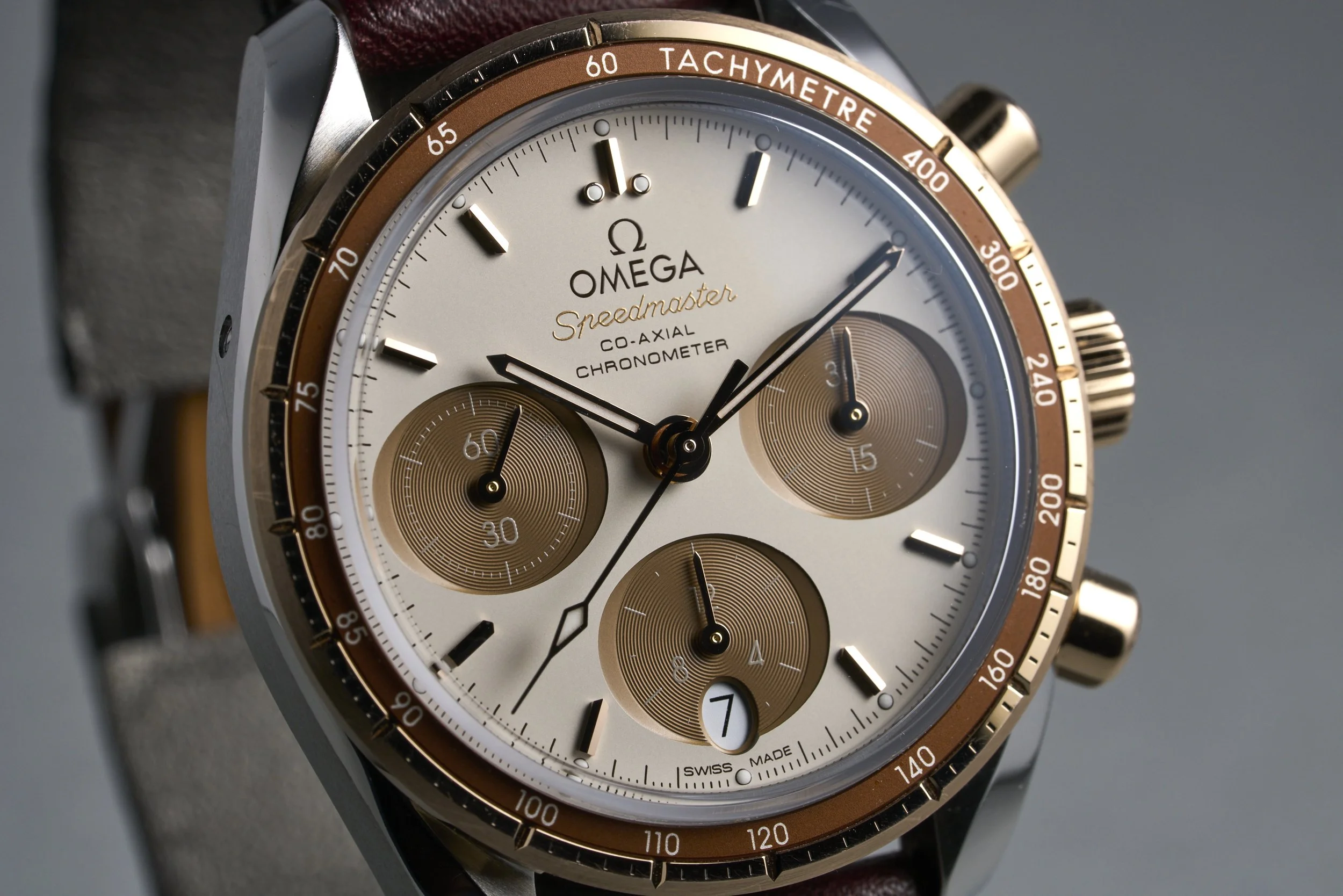 omega-speedmaster.38.twotone.boxpaper-324.23.38.50.02.002-panda.dial-modern-oysterpalace-OP2180-04.jpg