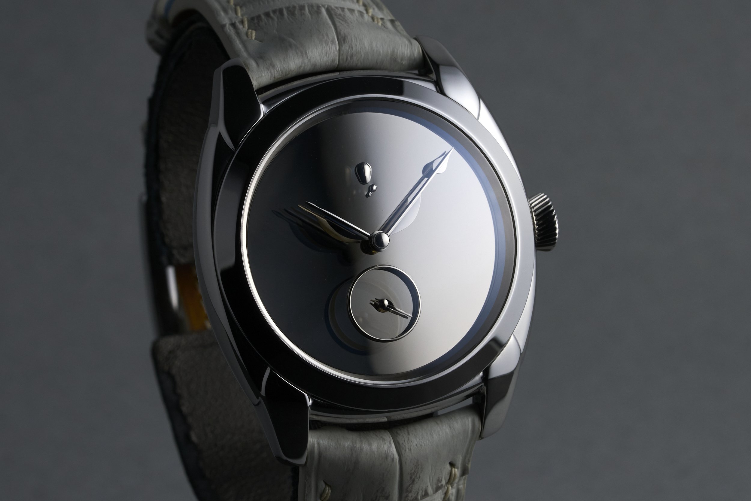isotope-revolutioon.mercury-mercuryLE-liquid.metal.dial-64.150-oysterpalace-OP2246-02.jpg