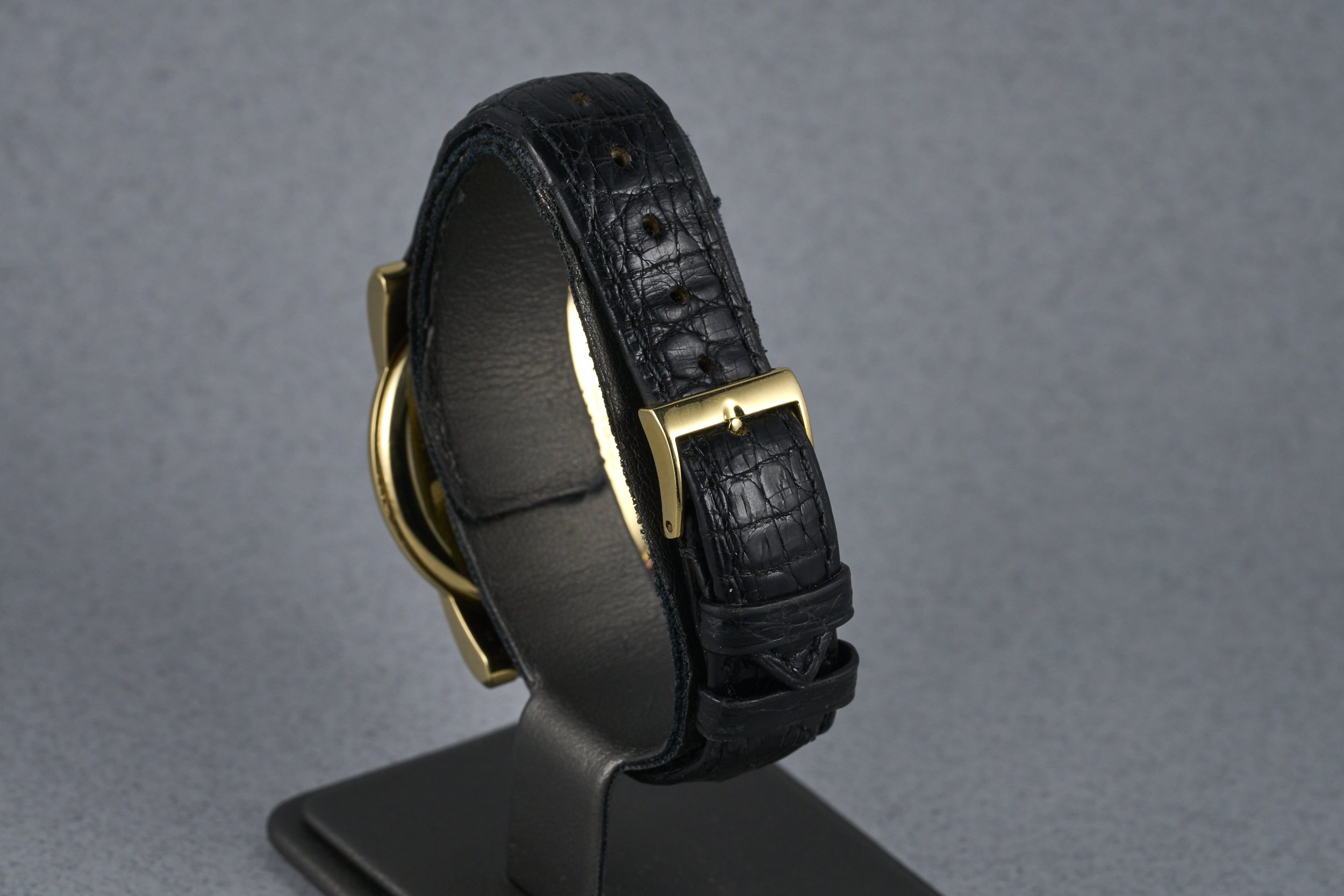patekphilippe-calatrava.yellowgold.servicepapers-2428-refinished.dial-1940s-oysterpalace-OP2257-07.jpg