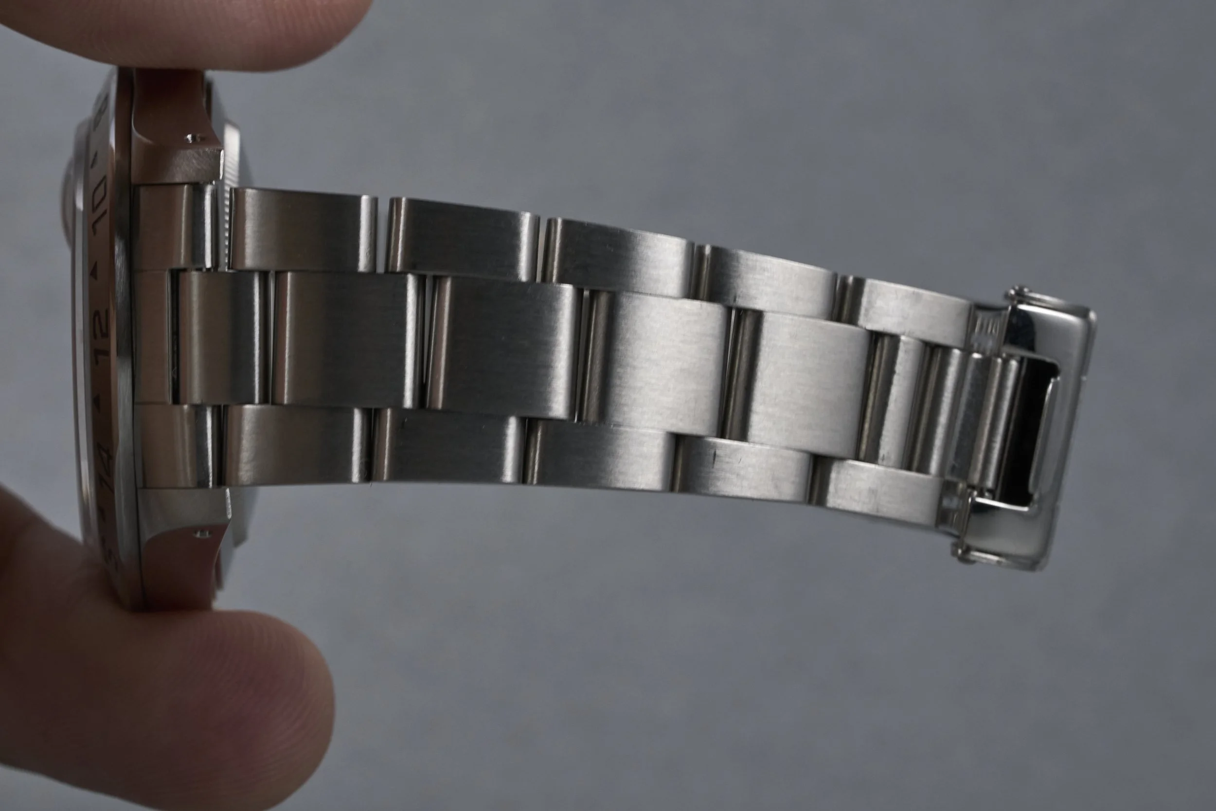 rolex-explorerII.boxservicepapers-16570-white.tritium.dial-1995.W-oysterpalace-OP2317-08.jpg