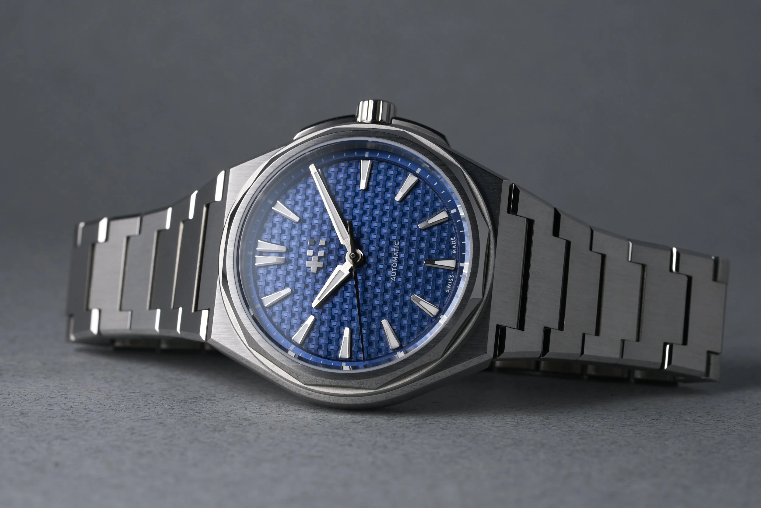 chistopherward-twelve.boxpapers-glacier.blue-cobalt.dial-2023-oysterpalace-OP2254-11.jpg