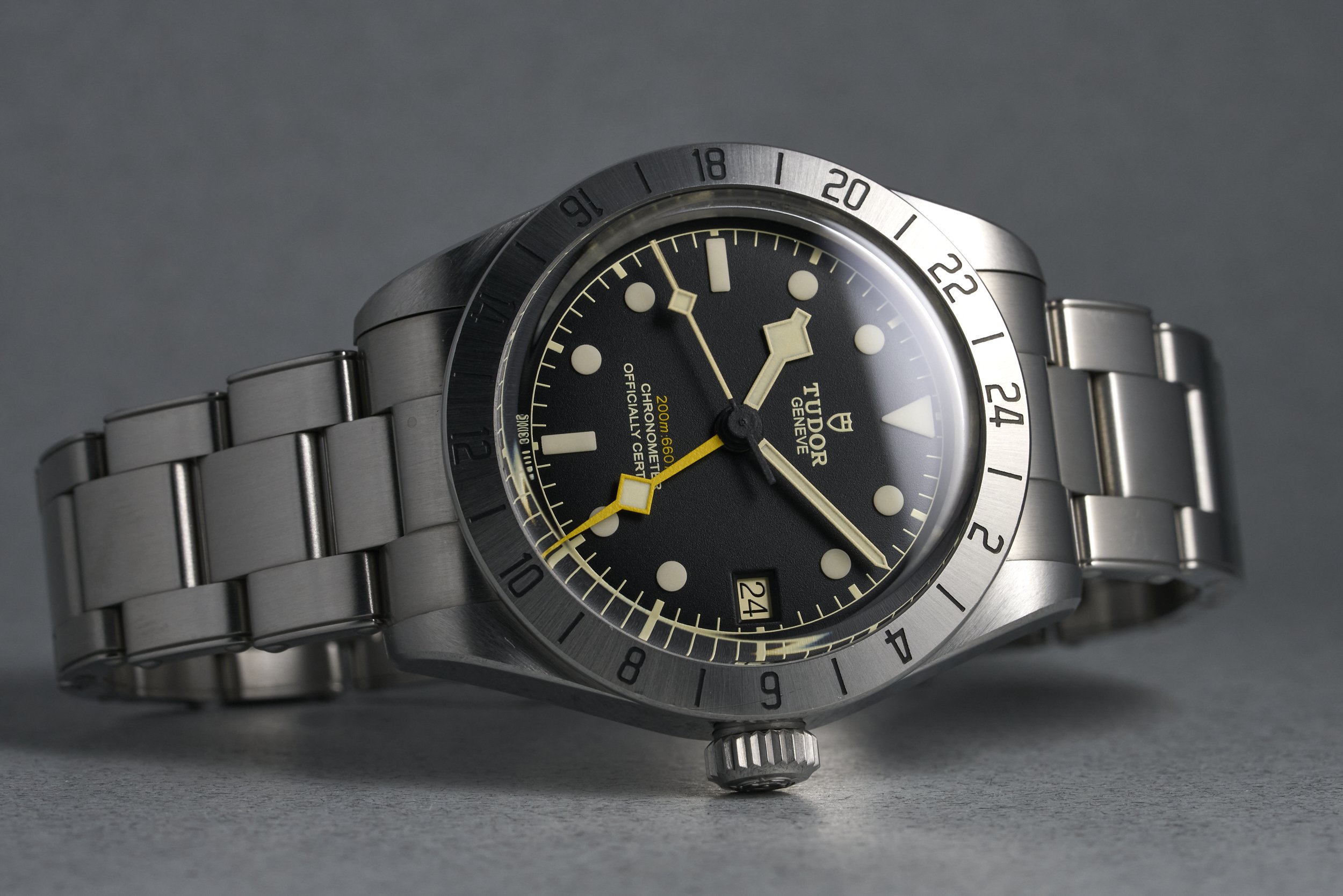 tudor-black.bay.pro.gmt.boxpapers-79470-black.dial-2023-oysterpalace-OP2286-11.jpg