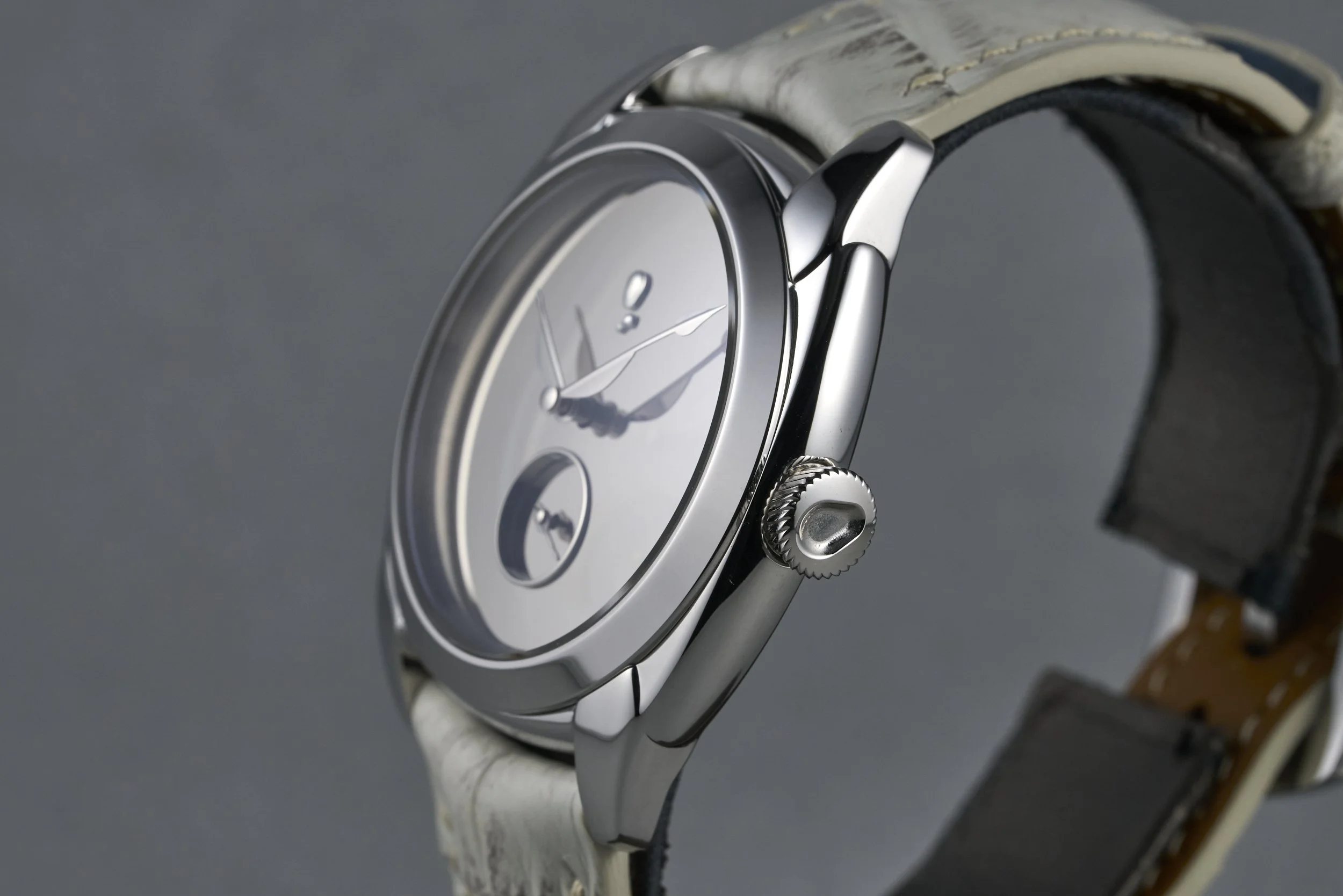 isotope-revolutioon.mercury-mercuryLE-liquid.metal.dial-64.150-oysterpalace-OP2246-06.jpg