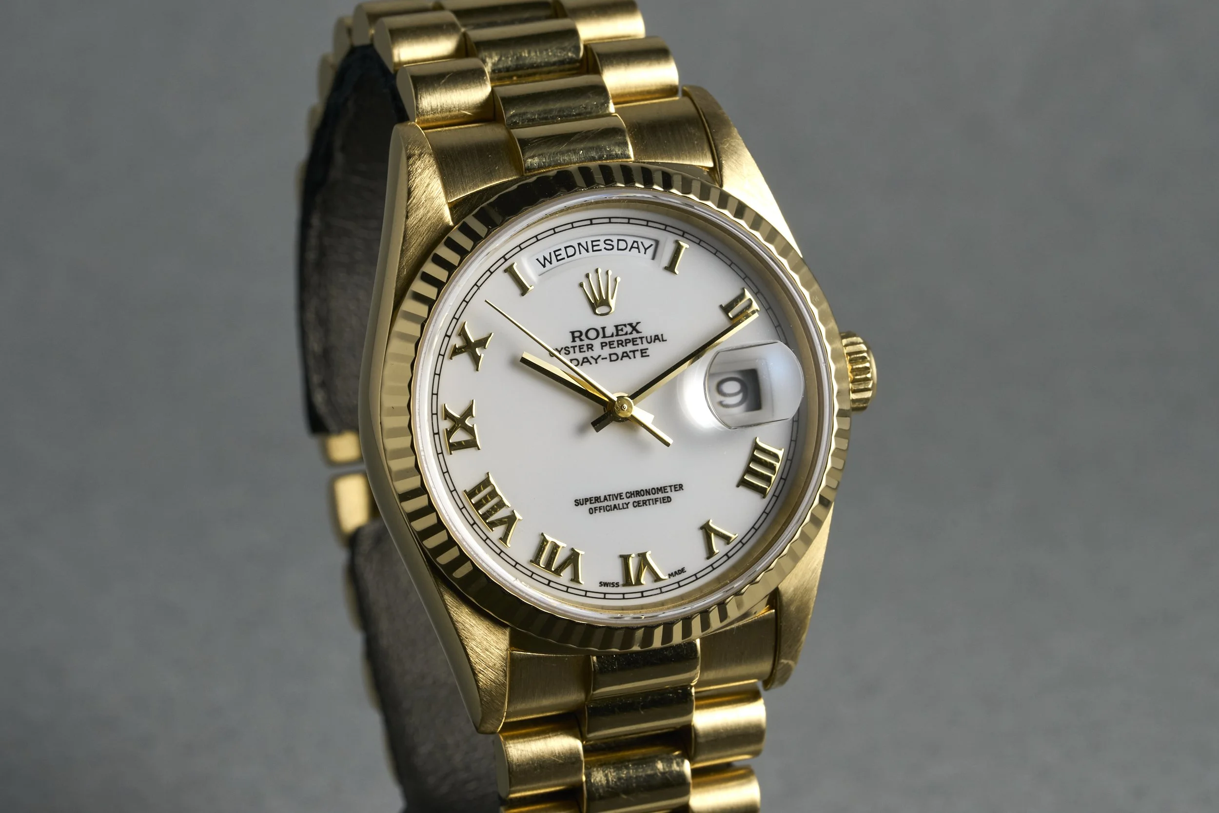 rolex-daydate.yellowgold.box-18238-white.roman.dial-1995.T-oysterpalace-OP2307-02.jpg