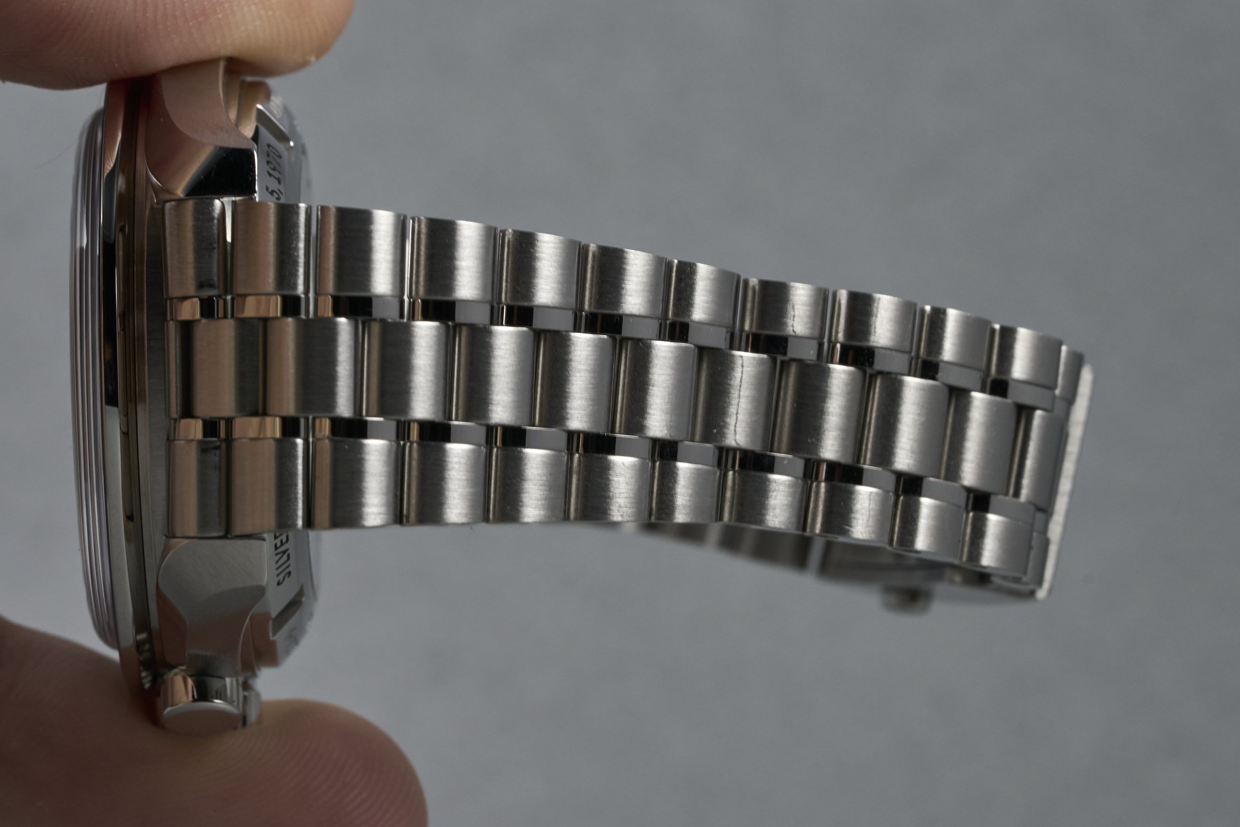 omega-speedmaster.boxpapers-310.32.42.50.02.001-silver.snoopy.50th.dial-2021-oysterpalace-OP2314-09.jpg