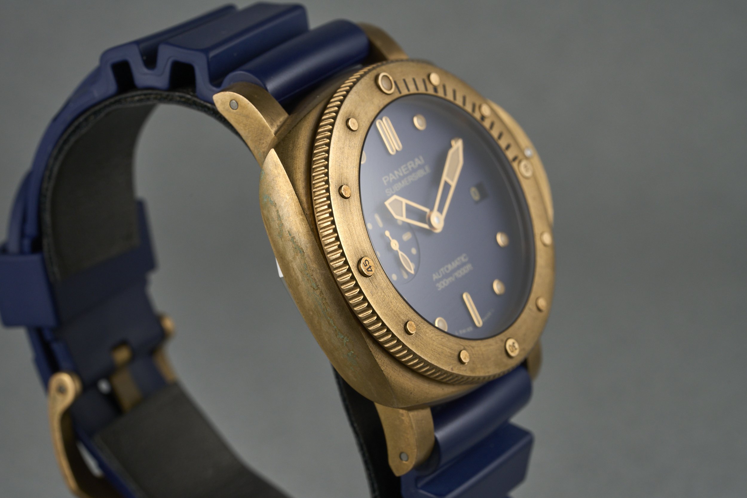 panerai-submersible.bronze.boxpapers-PAM01074-blue.dial-2023-oysterpalace-OP2154-05.jpg