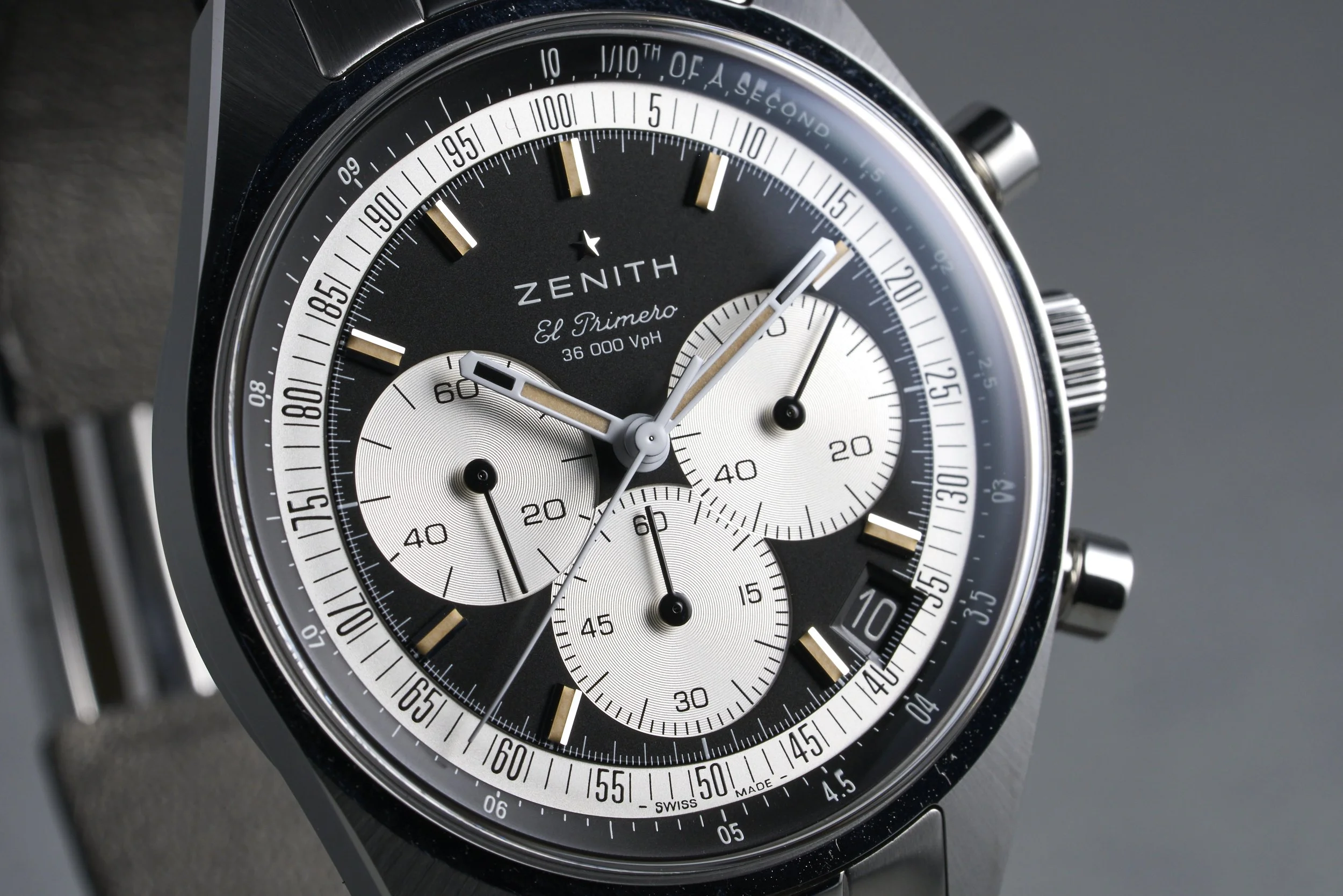 zenith-chronomaster.original.boxpaper-03.3200.3600.21.m3200-reverse.panda.dial-2022-oysterpalace-OP2183-04.jpg