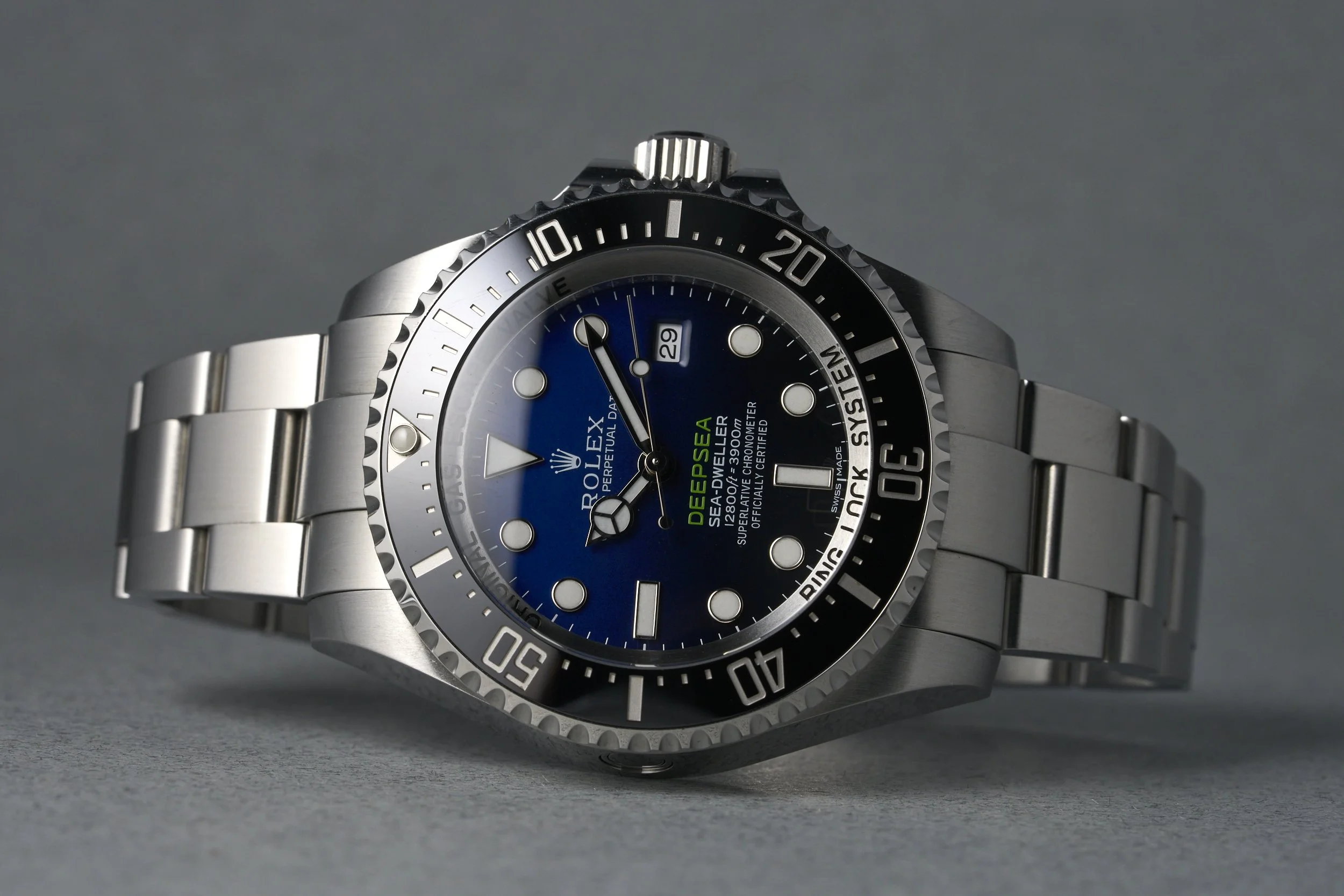 rolex-seadweller.deepsea.boxpapers-116660-DBlue.dial-2015-oysterpalace-OP2261-12.jpg
