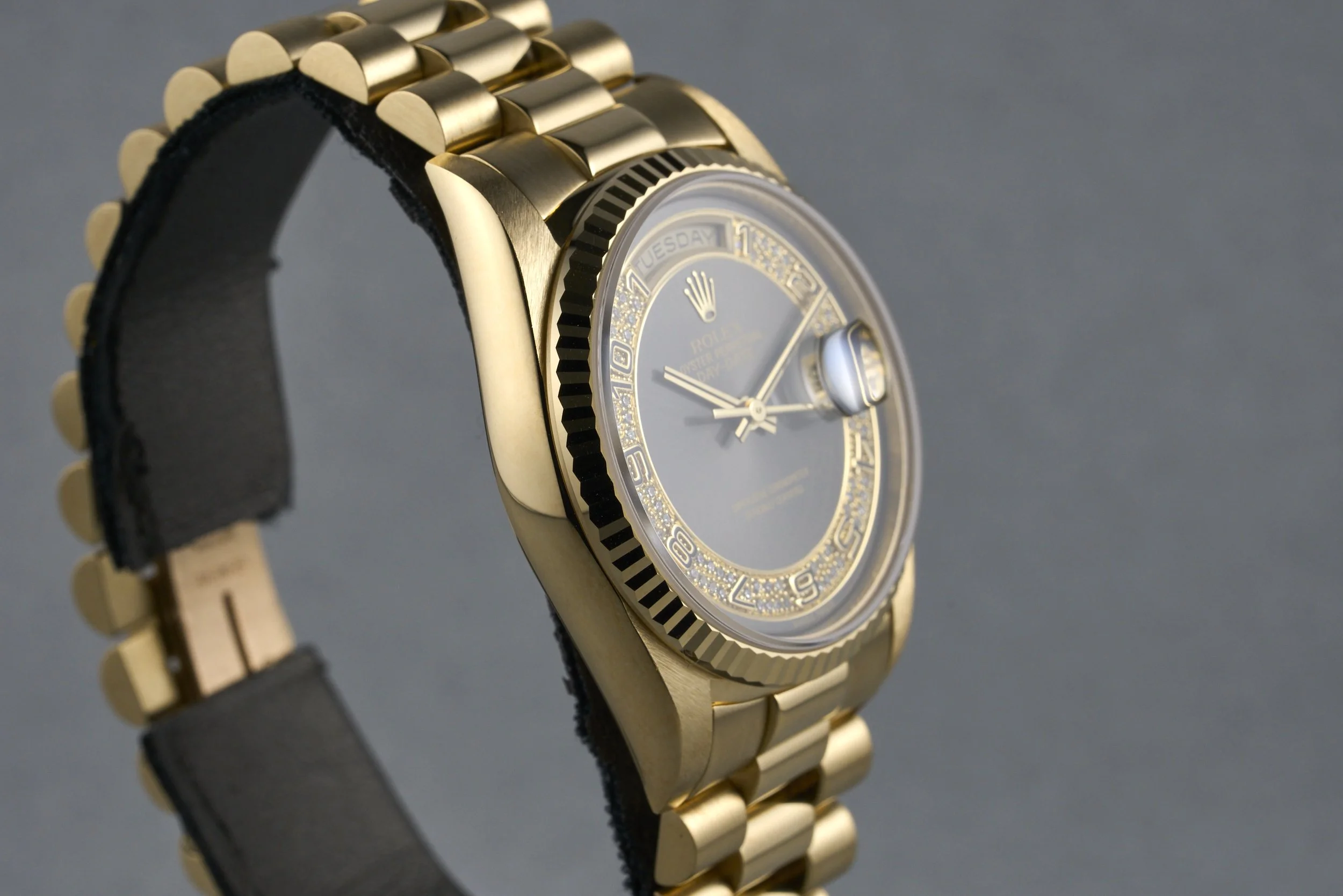 rolex-daydate.yellowgold.rscpapers-18238-arabic.myriad.dial-1988.L-oysterpalace-OP2283-06.jpg