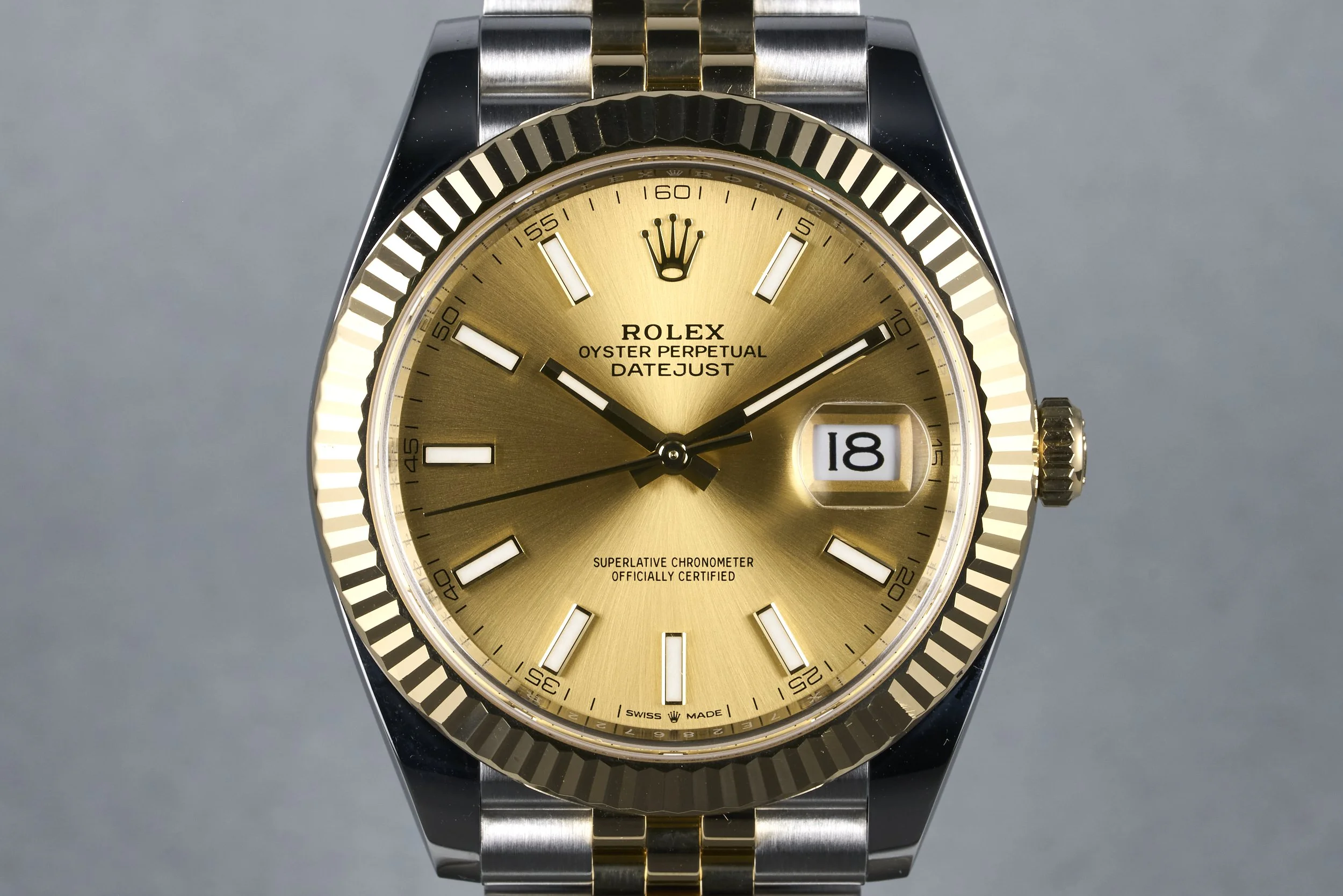 rolex-datejust.41.twotone.boxpapers-126333-champagn.dial-2022-oysterpalace-OP2211-01.jpg