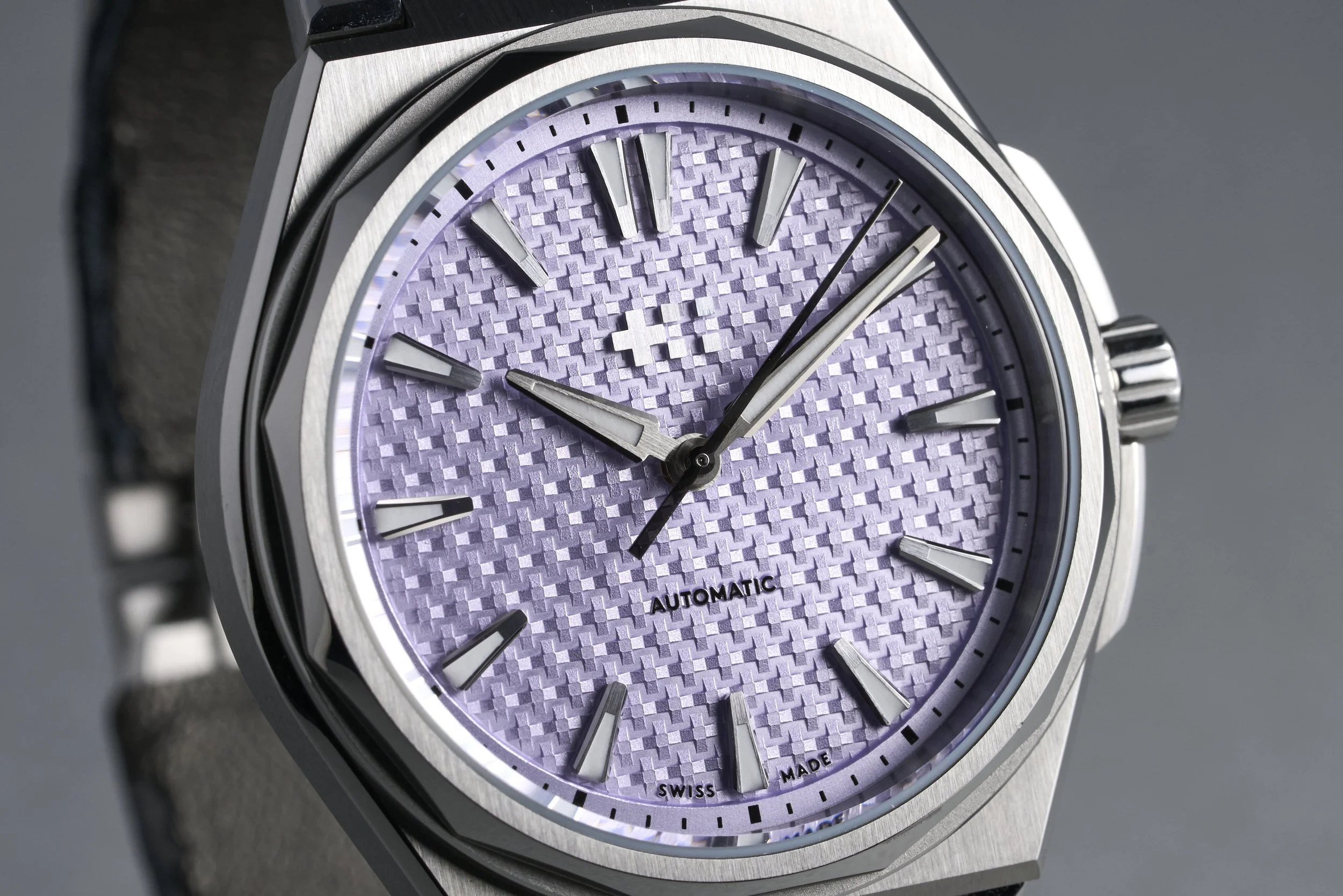 chistopherward-twelve.boxpapers-frosted.lavender-pink.dial-2023-oysterpalace-OP2253-04.jpg