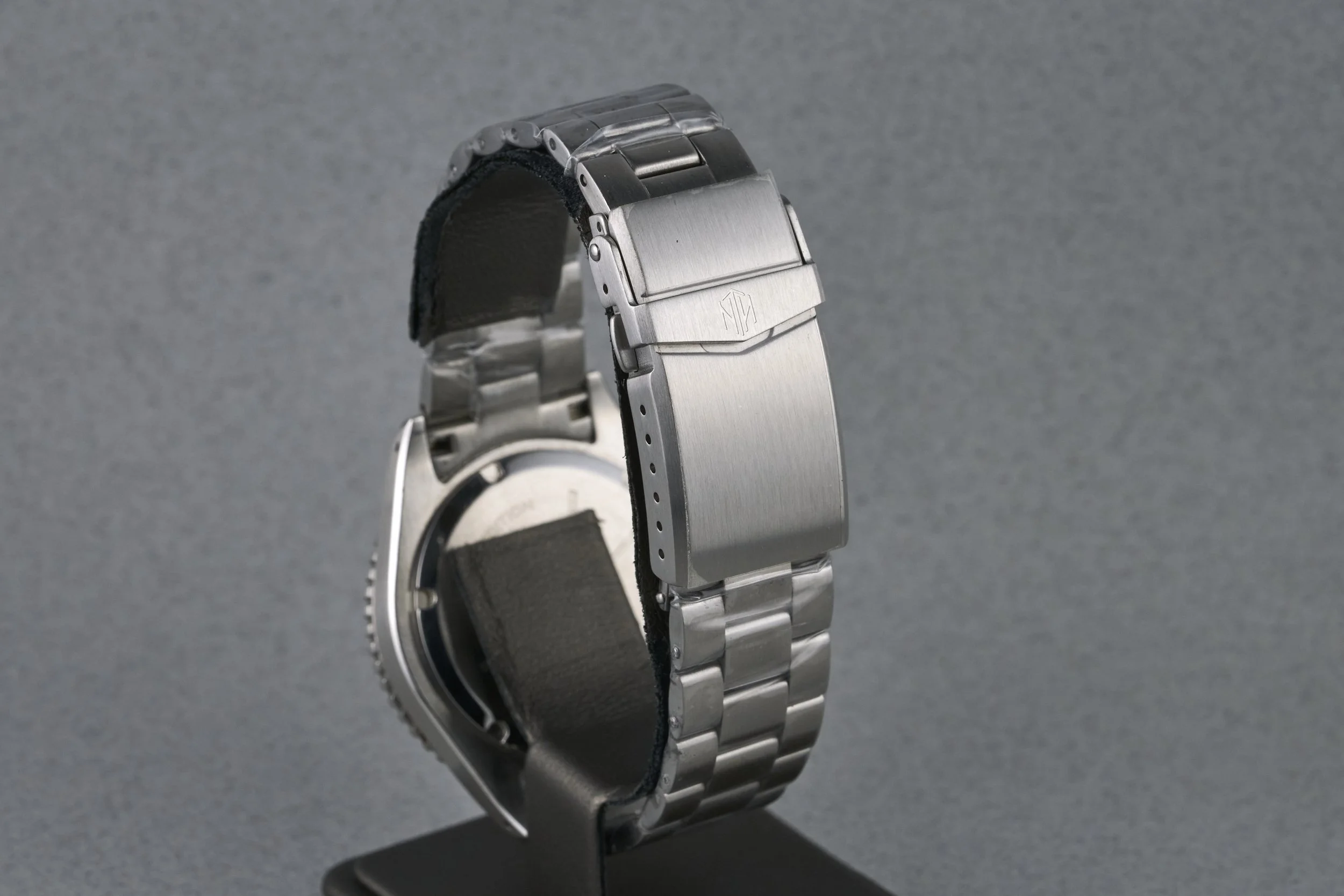 kiger-milsub.limeted.edition.box-milsub-black.dial-2019-oysterpalace-OP2295-08.jpg