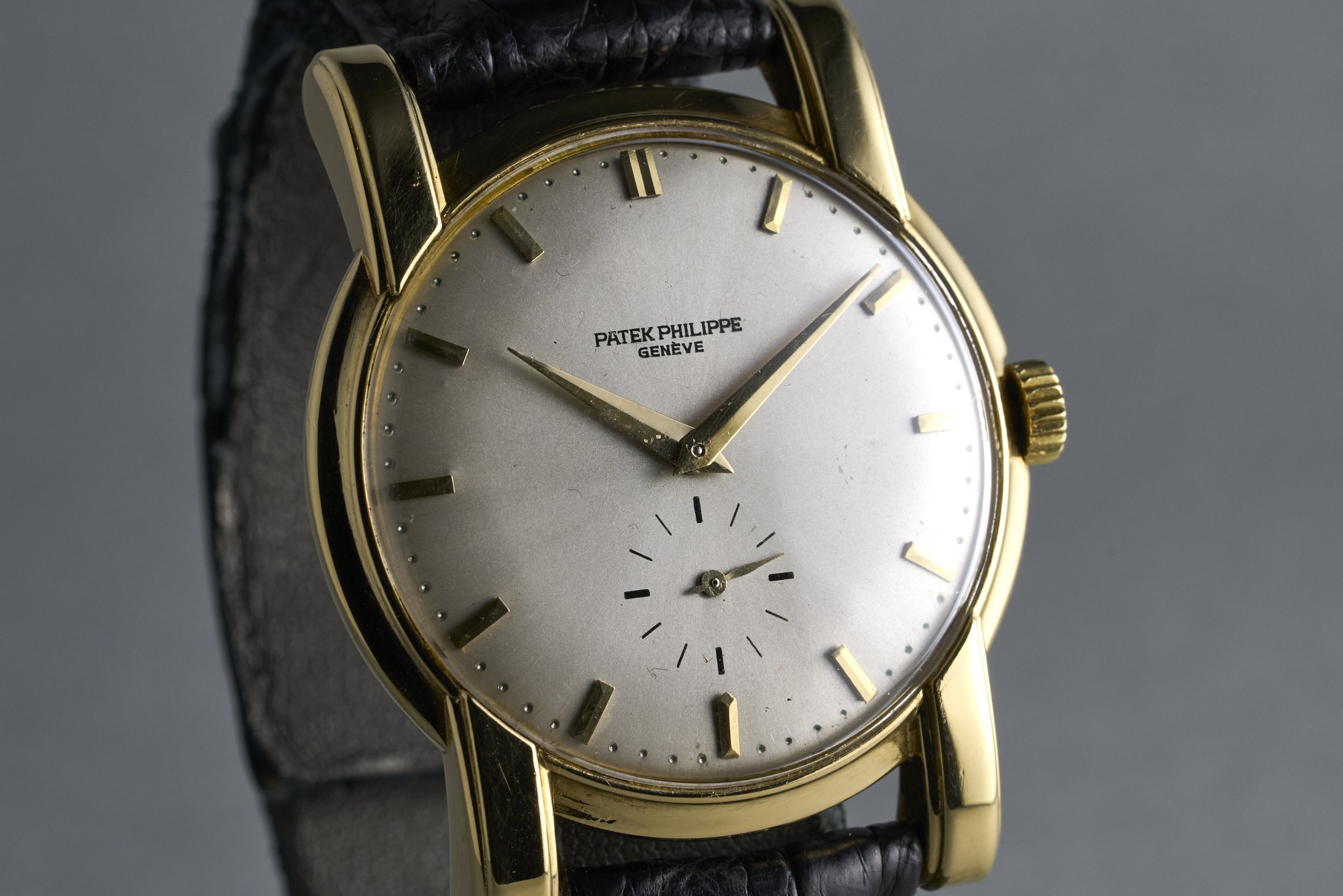 patekphilippe-calatrava.yellowgold.servicepapers-2428-refinished.dial-1940s-oysterpalace-OP2257-04.jpg