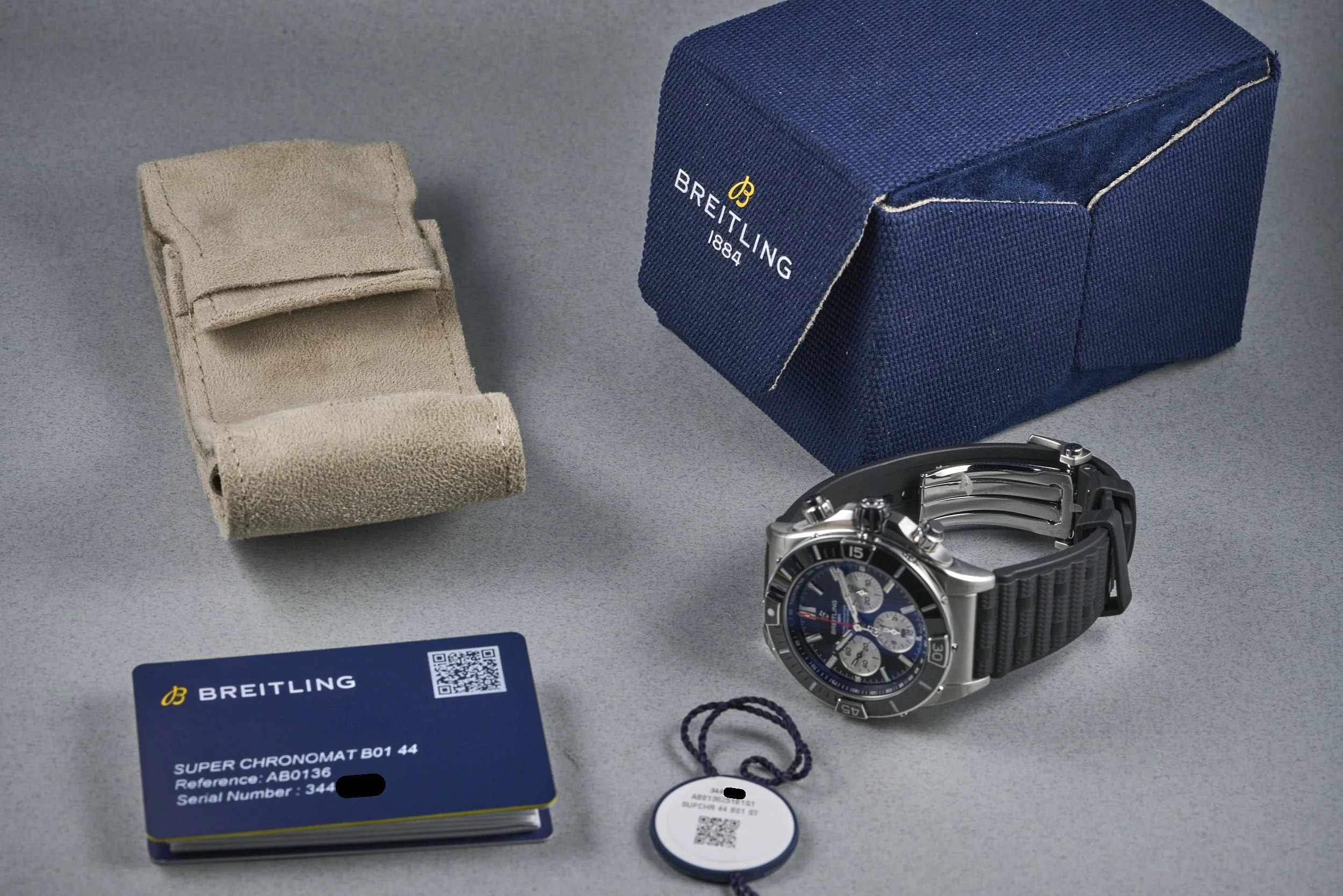 breitling-super.chronomat.B01.boxpapers-AB0136-black.dial-2024-oysterpalace-OP2162-09.jpg
