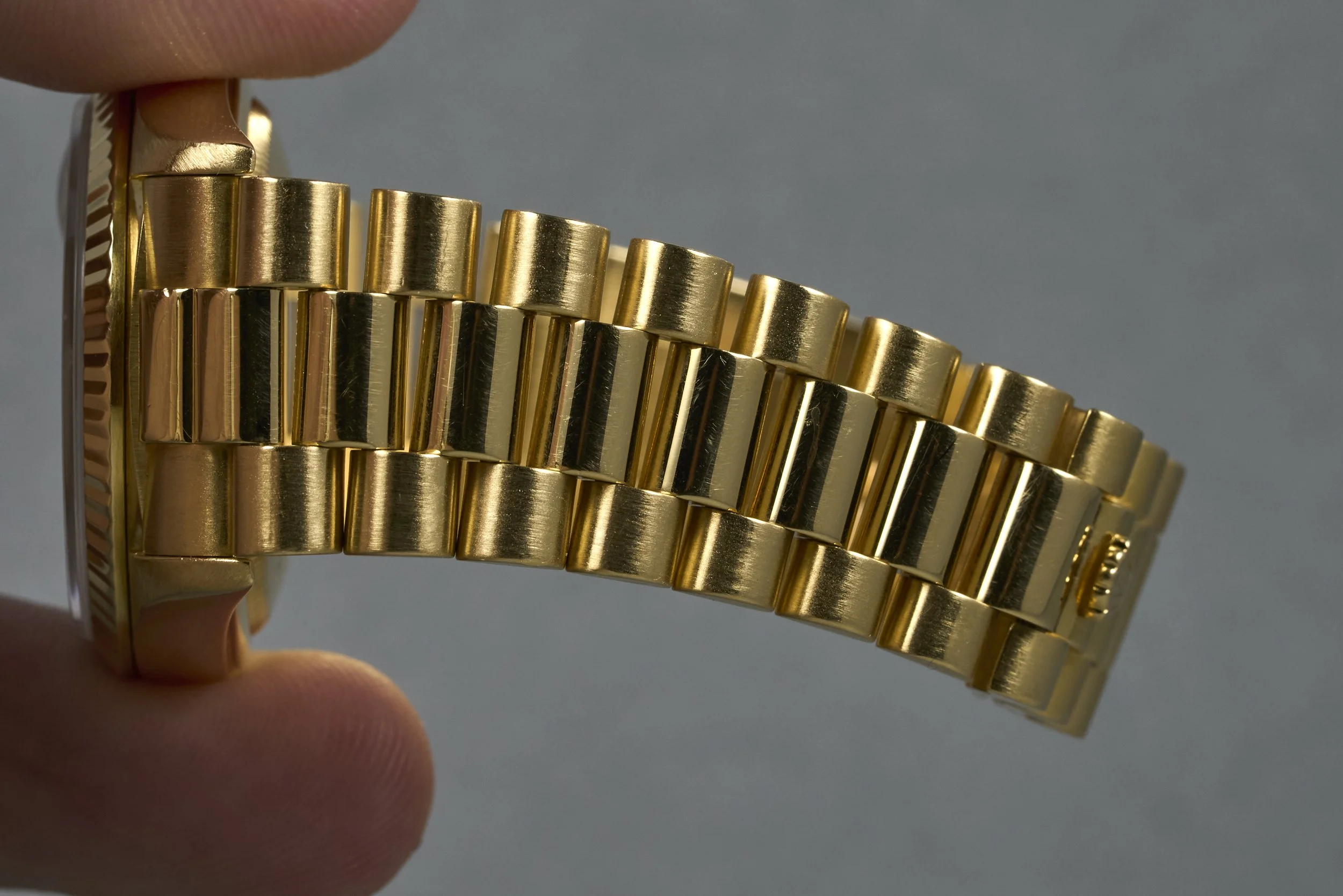 rolex-daydate.yellowgold.box-18238-white.roman.dial-1995.T-oysterpalace-OP2307-07.jpg