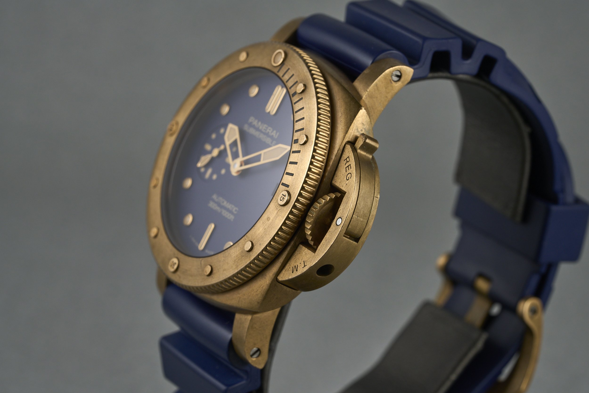 panerai-submersible.bronze.boxpapers-PAM01074-blue.dial-2023-oysterpalace-OP2154-06.jpg
