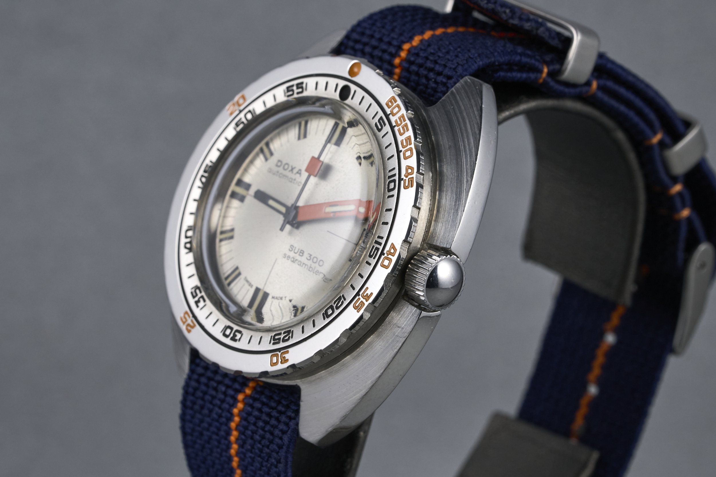doxa-sub300-searambler-silver.dial-1970s-oysterpalace-OP2156-07.jpg