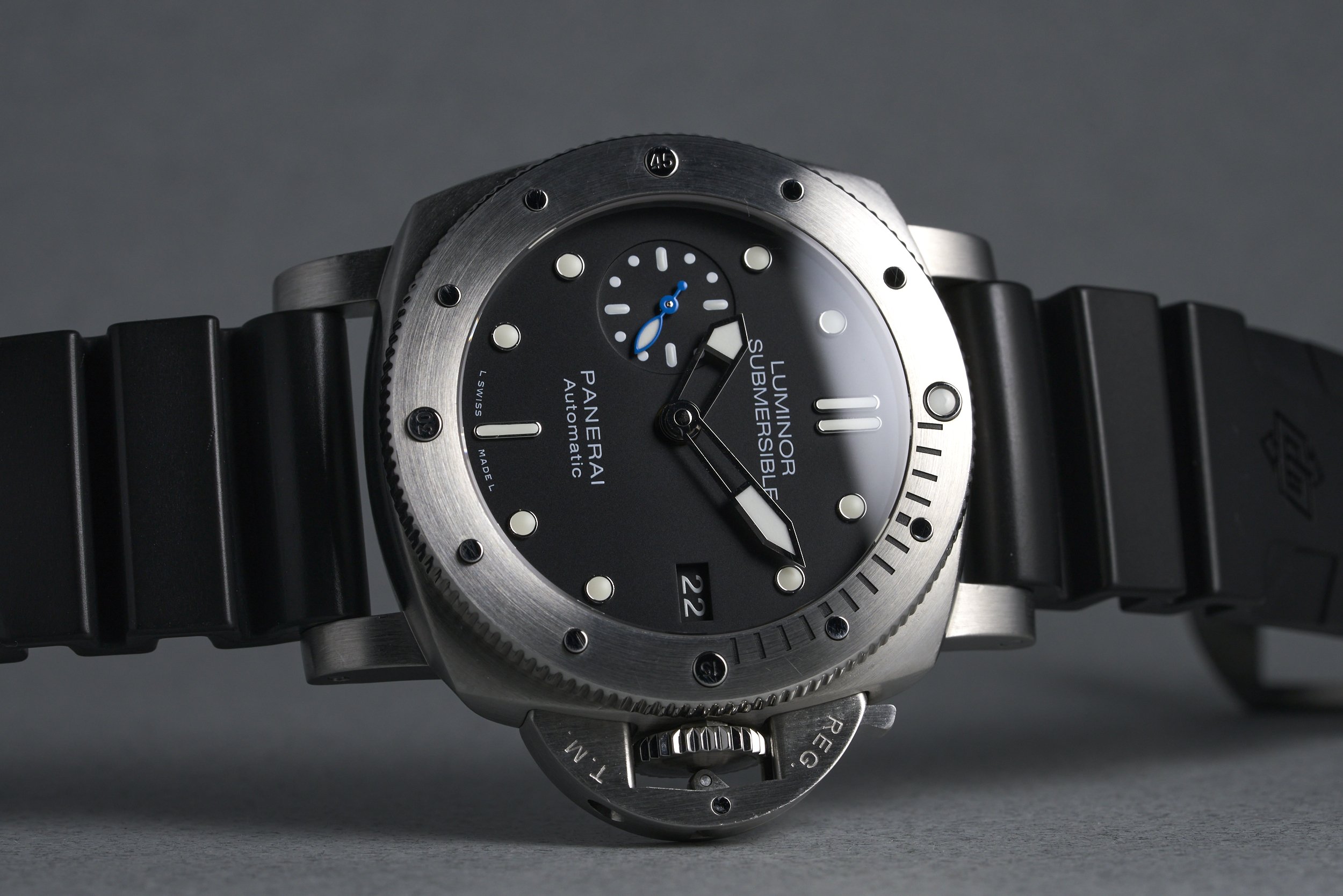 Panerai-submersible.boxpapers-PAM00682-black.dial-2017-oysterpalace-OP2280-11.jpg