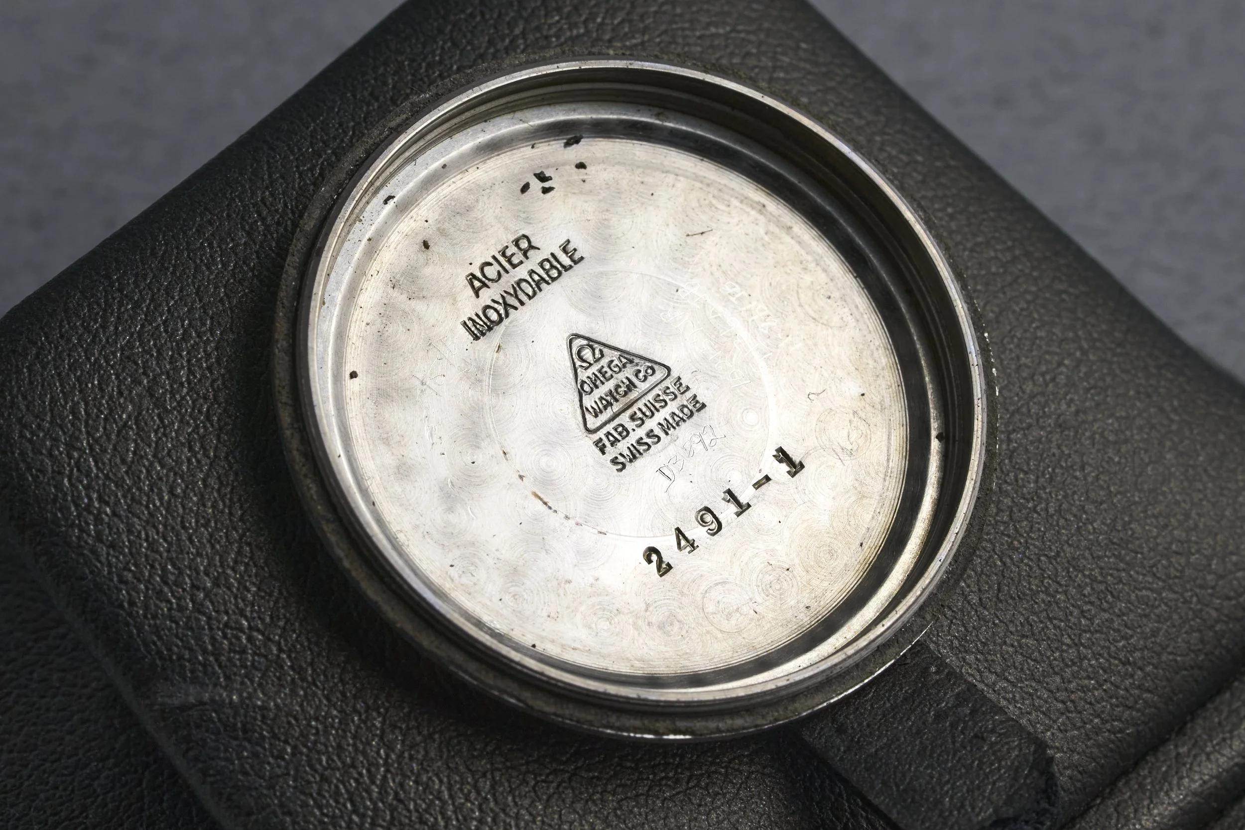 omega-vintage-2491.1-refinished.dial-1940s-oysterpalace-OP2259-09.jpg