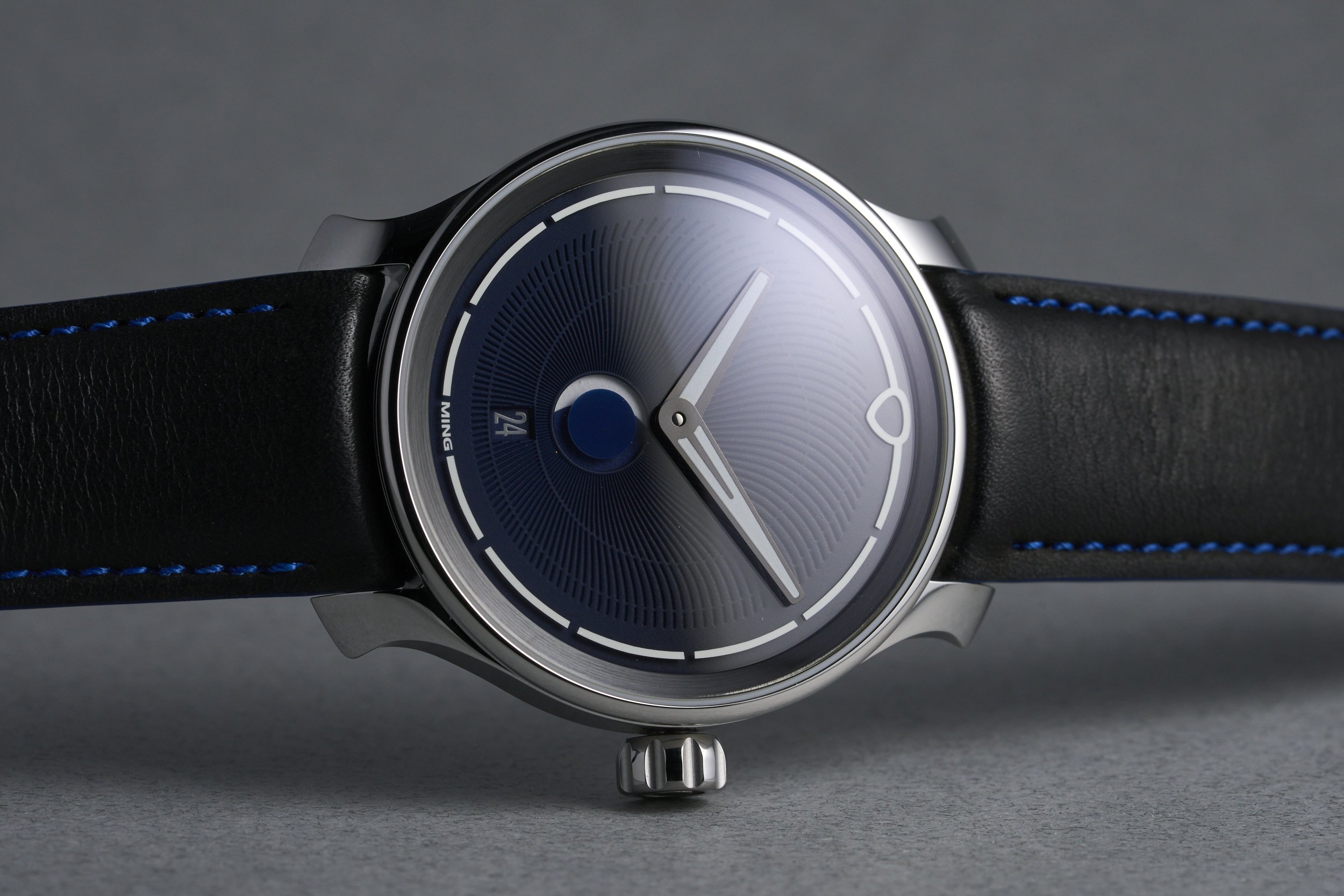 ming-moon.boxpapers-37.05-blue.dial-2024-oysterpalace-OP2152-11.jpg