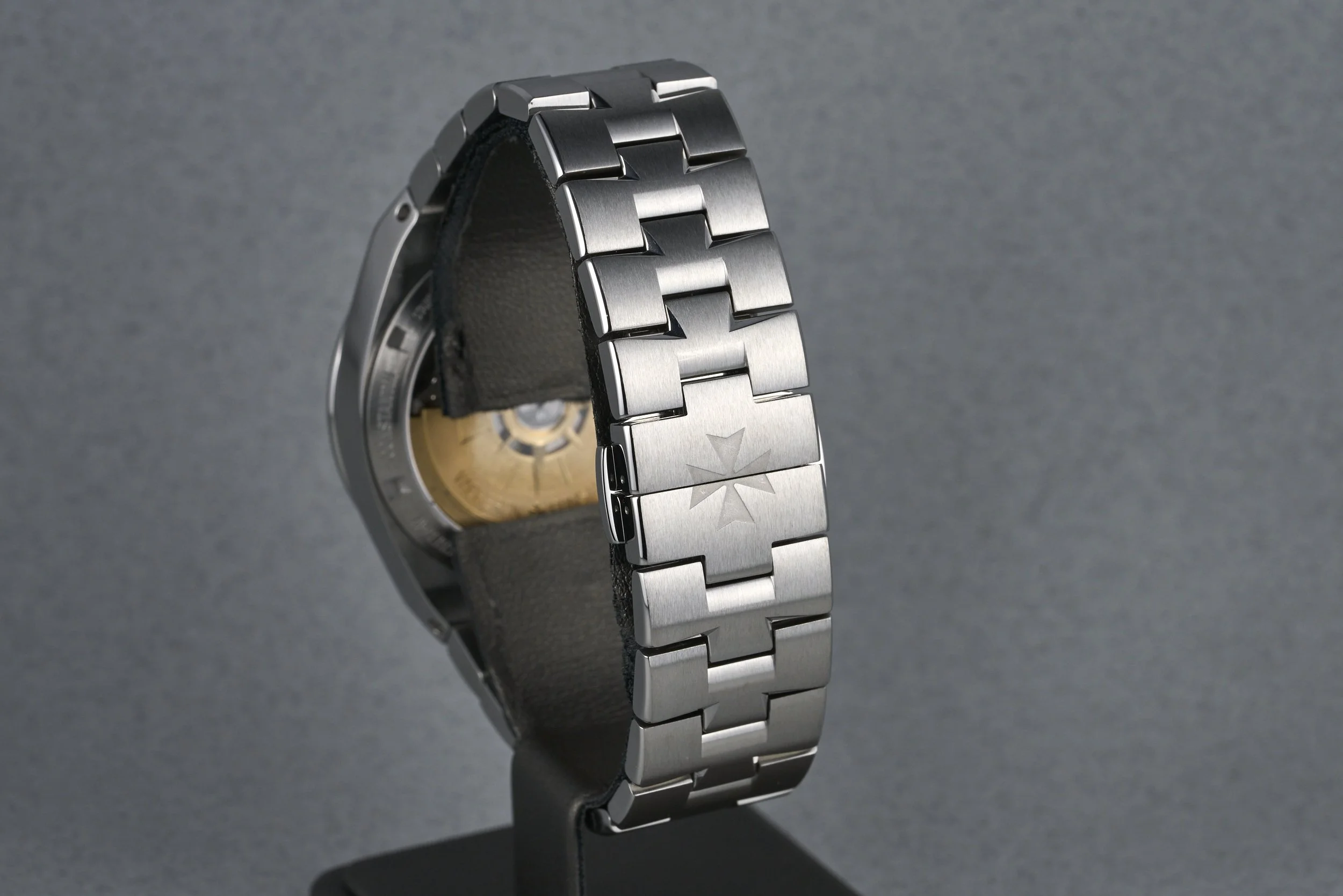 VacheronConstantin-overseas.boxpapers-4500v-blue.dial-2021-oysterpalace-OP2298-08.jpg