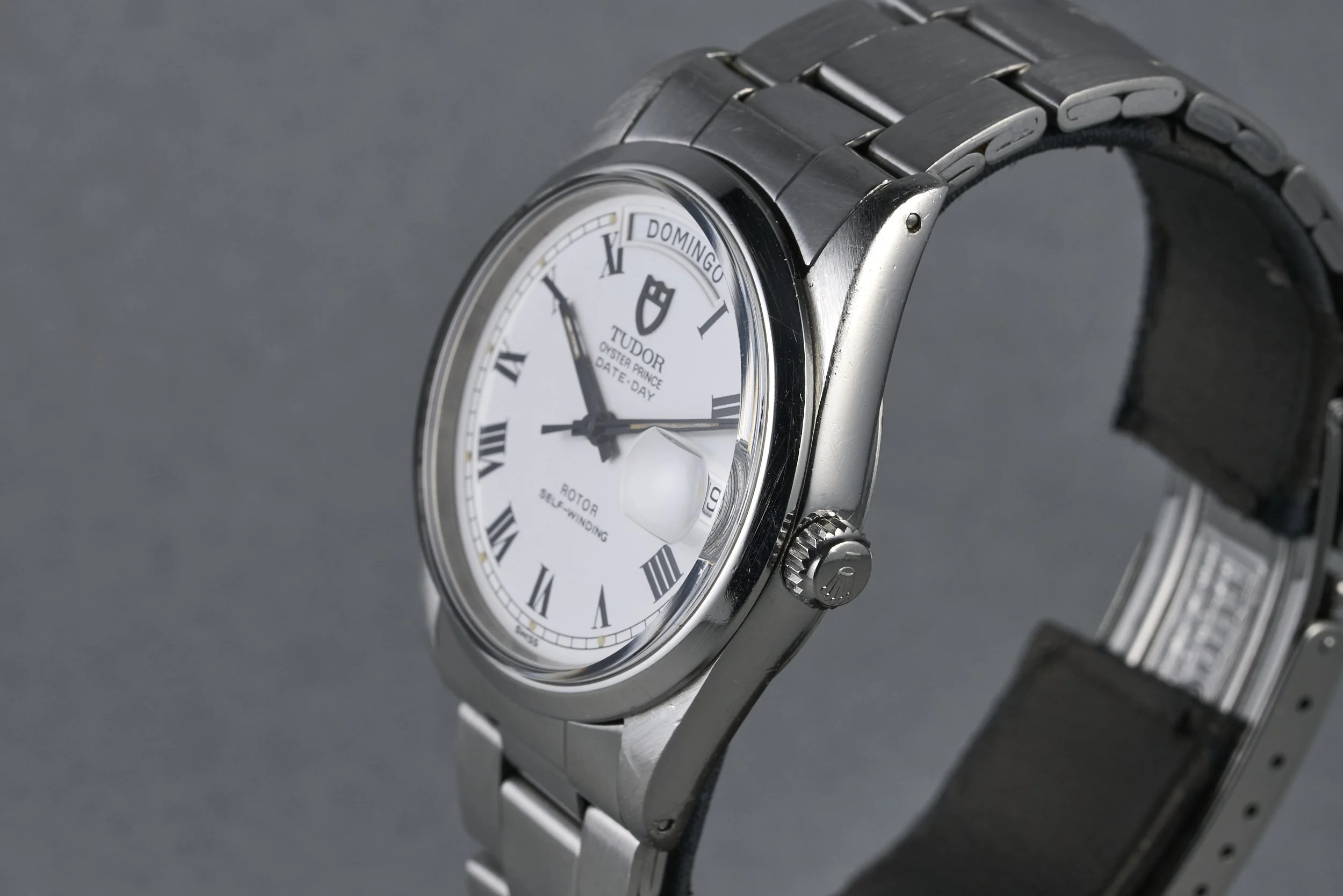 tudor-date.day-94500-white.roman.dial-b492xxx-oysterpalace-OP2273-05.jpg