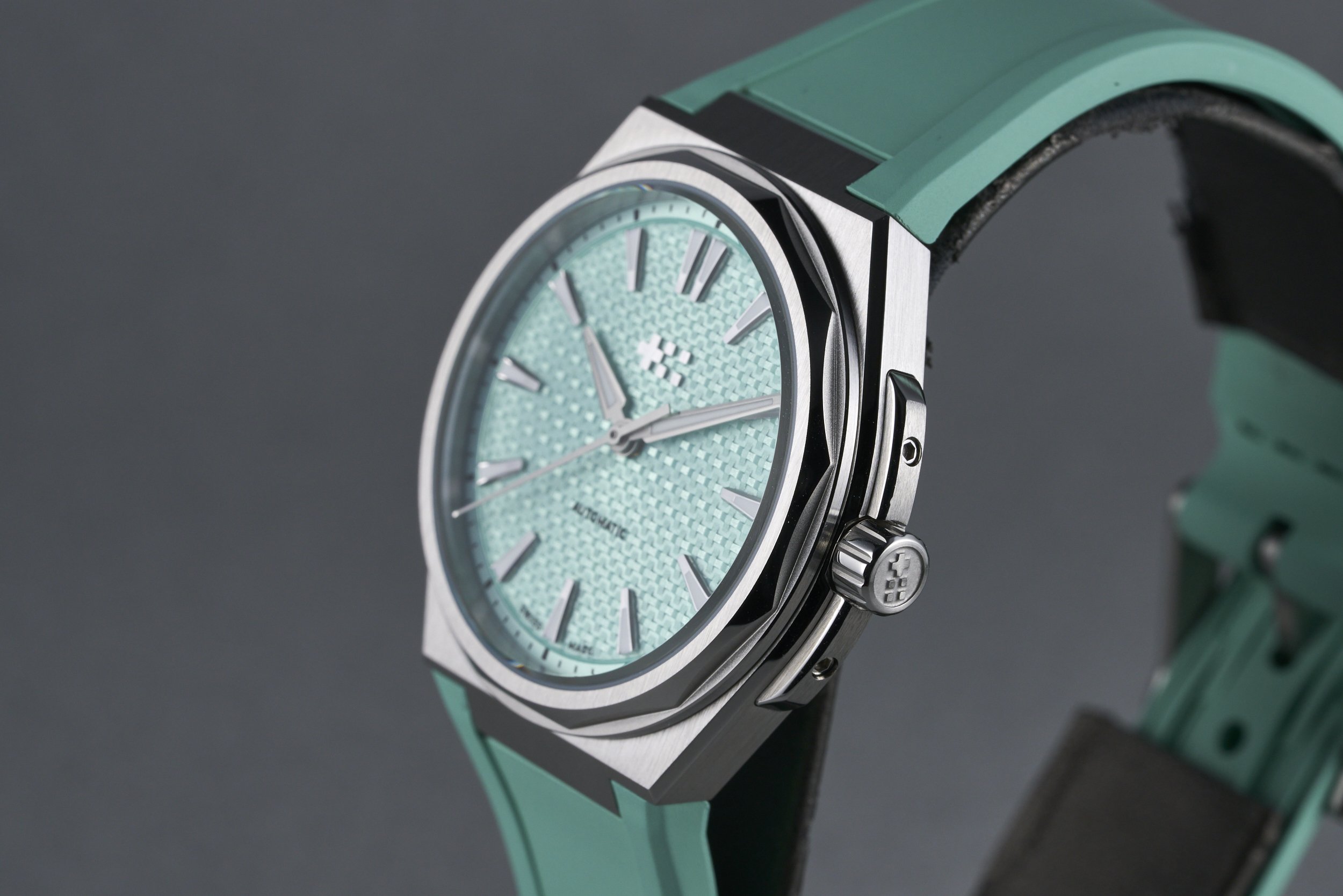 chistopherward-twelve.boxpapers-frostedlichen-mint.dial-2023-oysterpalace-OP2256-06.jpg