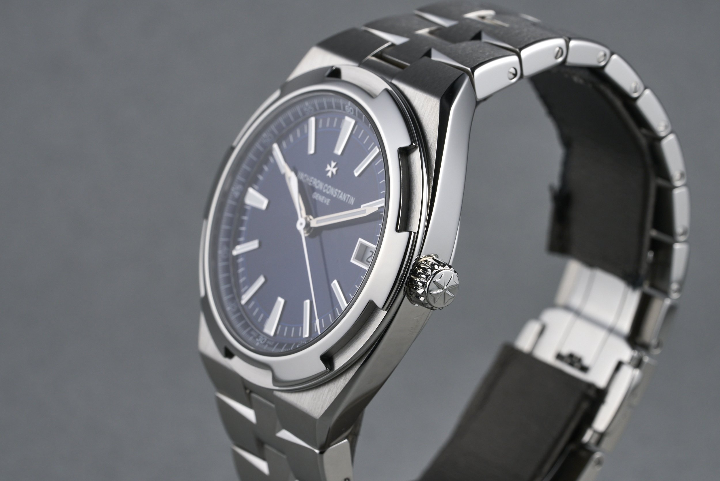 VacheronConstantin-overseas.boxpapers-4500v-blue.dial-2021-oysterpalace-OP2298-07.jpg
