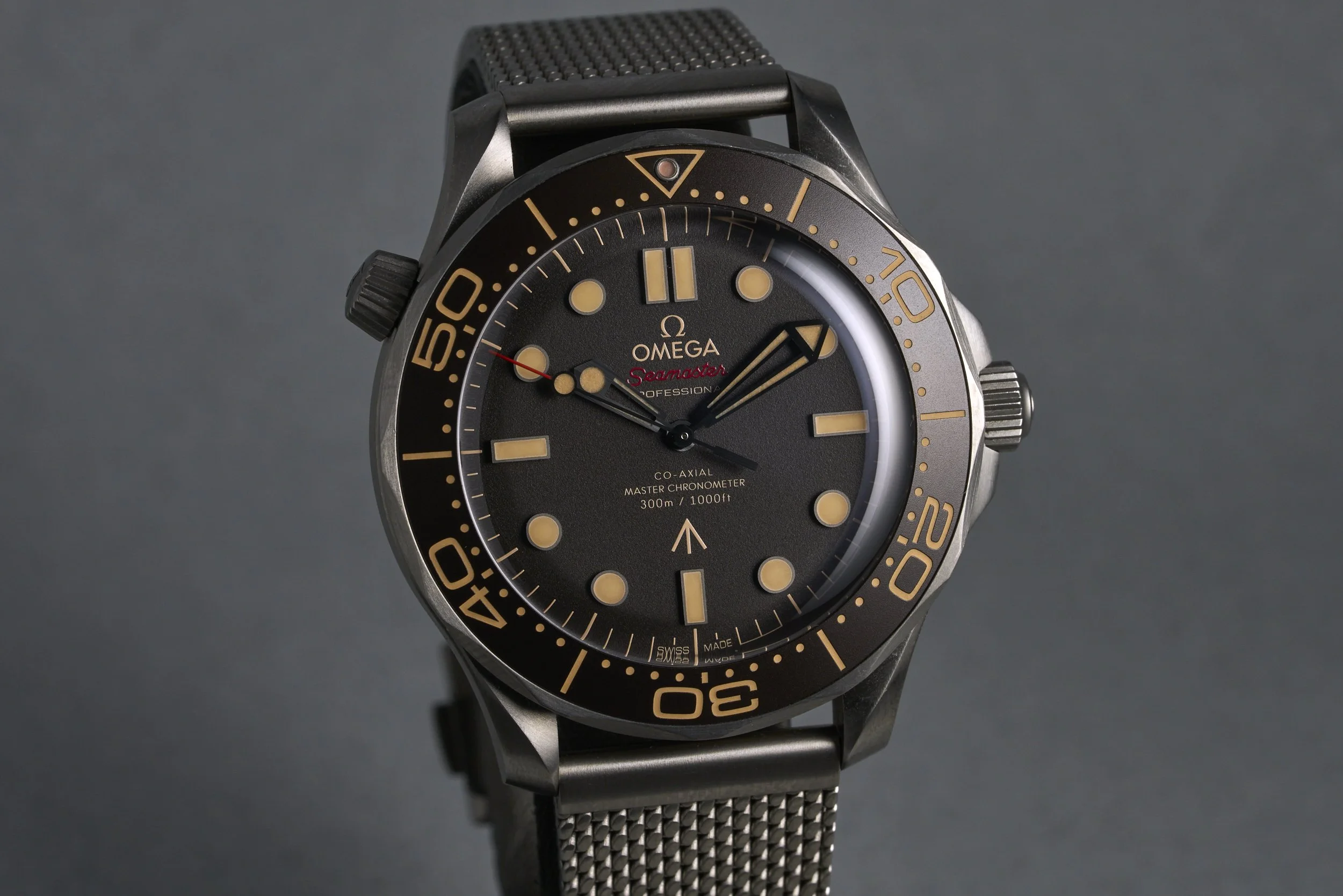 omega-seamaster.NTTD.boxpapers-210.90.42.20.01.001-brown.dial-2022-oysterpalace-OP2265-02.jpg