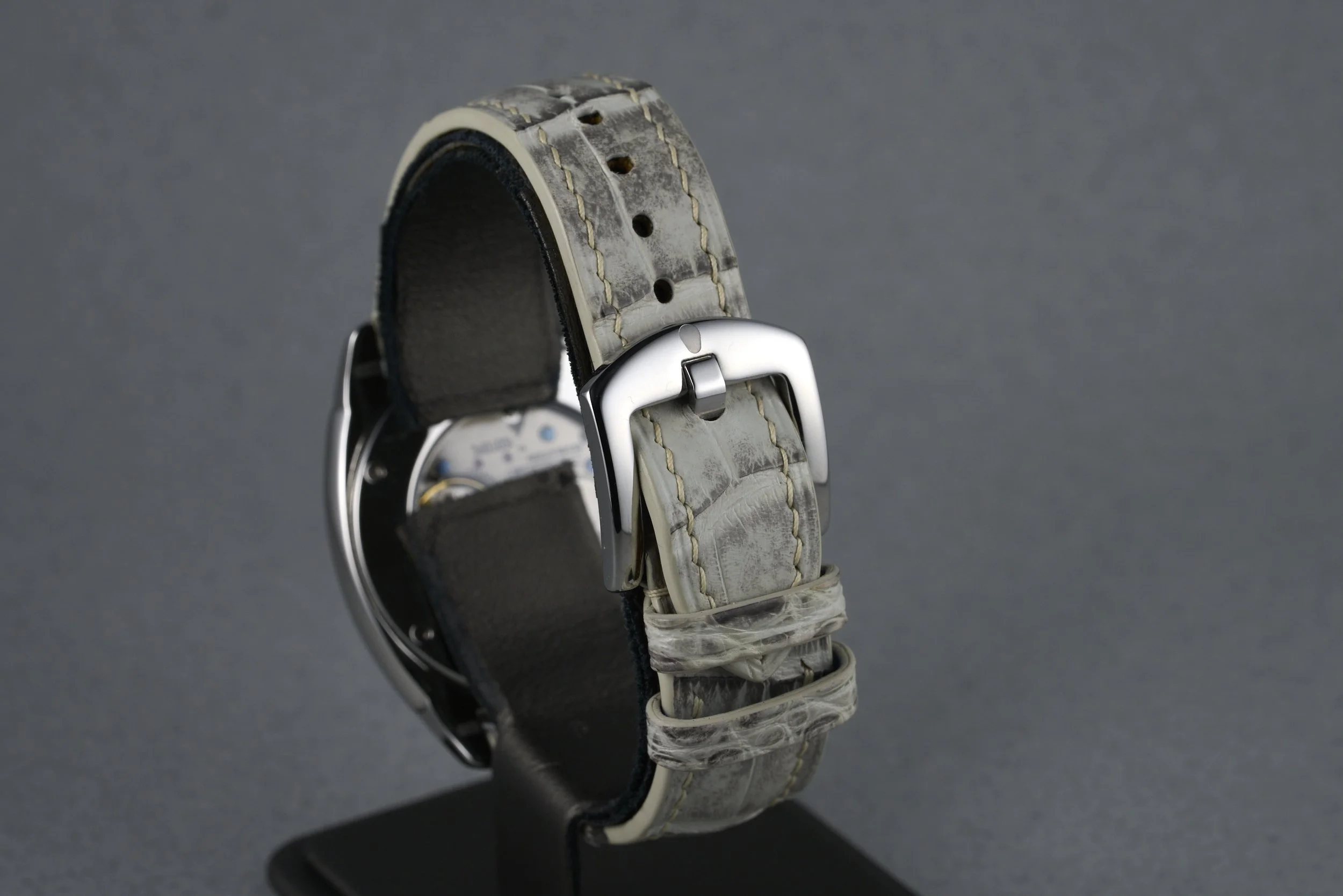 isotope-revolutioon.mercury-mercuryLE-liquid.metal.dial-64.150-oysterpalace-OP2246-07.jpg
