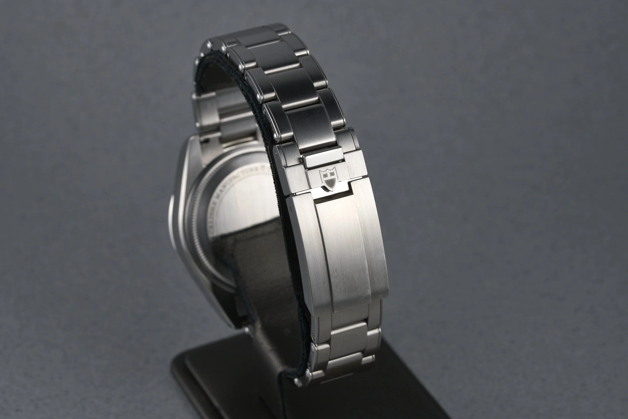 tudor-black.bay.pro.gmt.boxpapers-79470-black.dial-2023-oysterpalace-OP2286-07.jpg