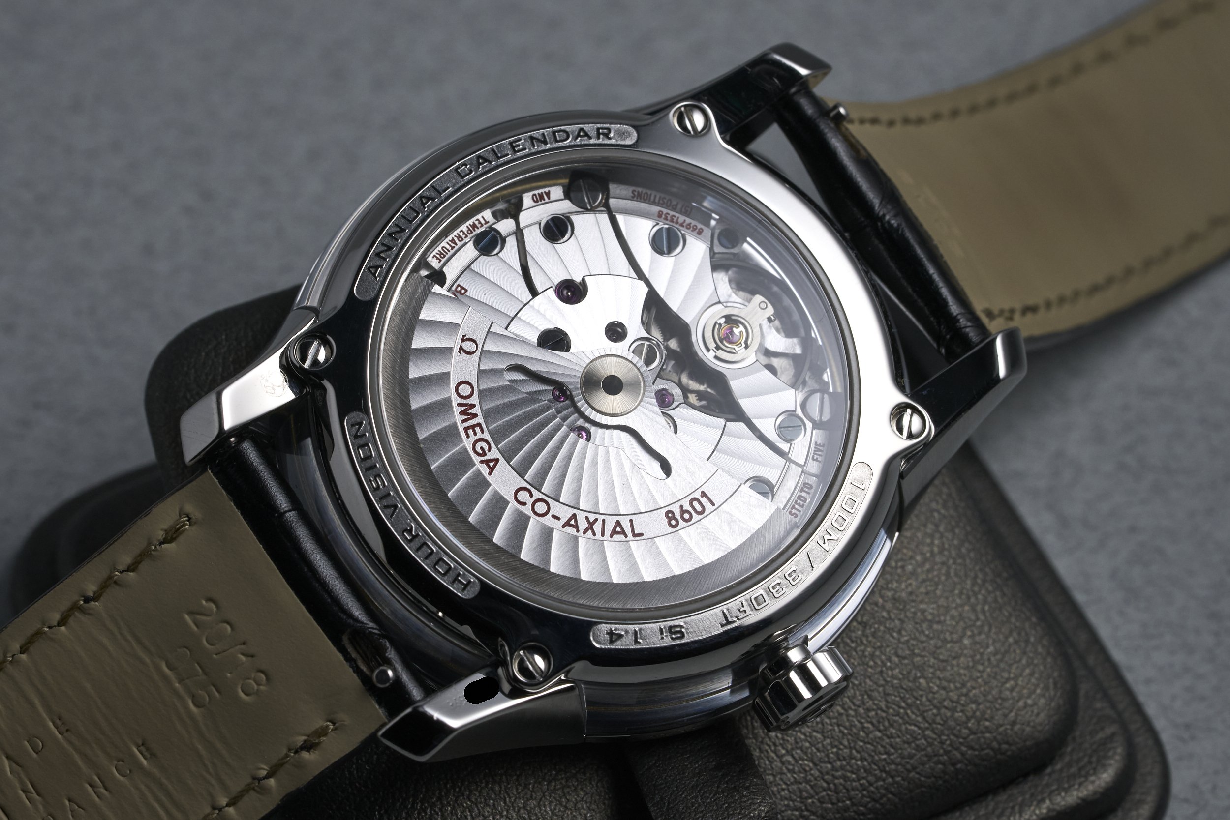 omega-DeVille.hour.vision.boxpapers-431.33.41.22.02.001-silver.dial-2019-oysterpalace-OP2323-08.jpg