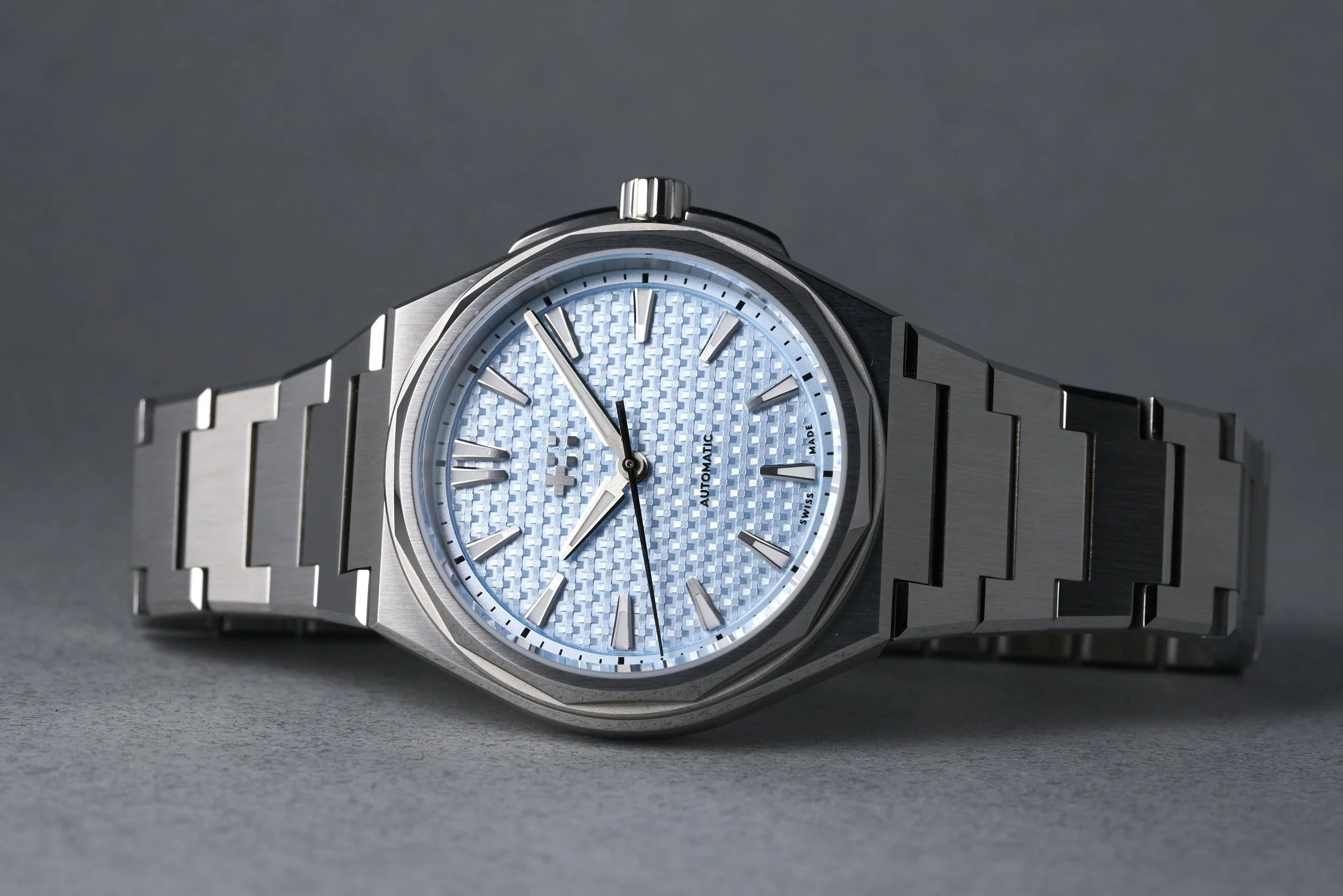 chistopherward-twelve.boxpapers-nordic.blue-light.blue.dial-2023-oysterpalace-OP2255-11.jpg