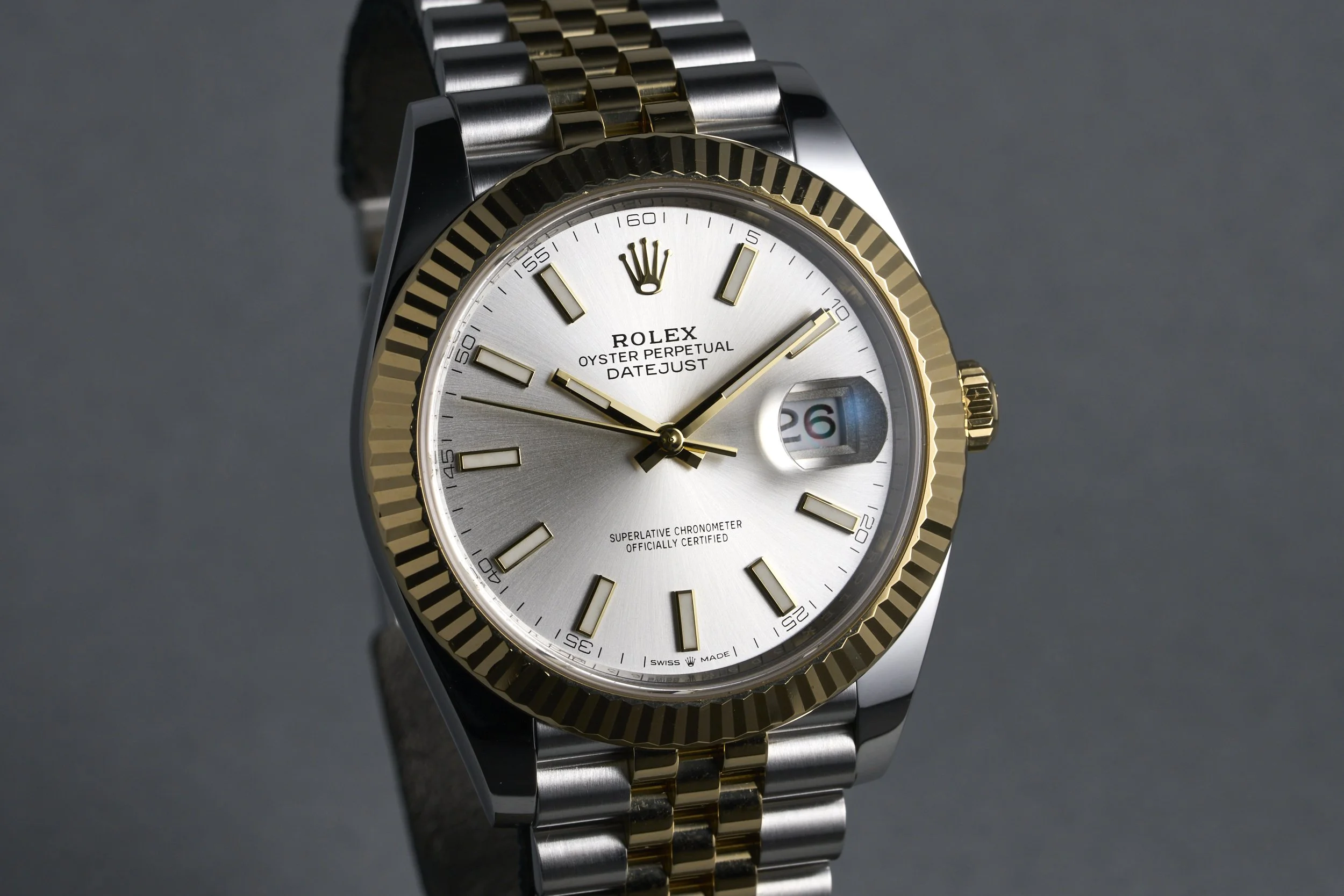 rolex-datejust.41.twotone.boxpapers-1263333-silver.dial-2022-oysterpalace-OP2200-02.jpg